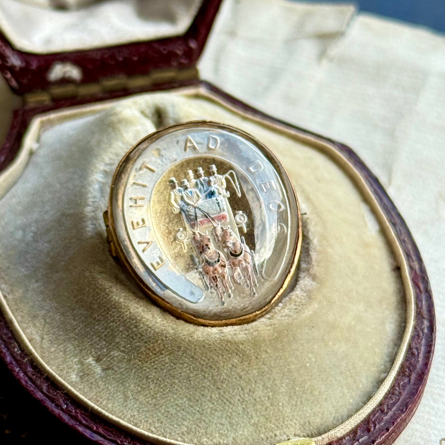 Victorian Lucky Essex Crystal Brooch in 9 Carat Gold; Circa 1860