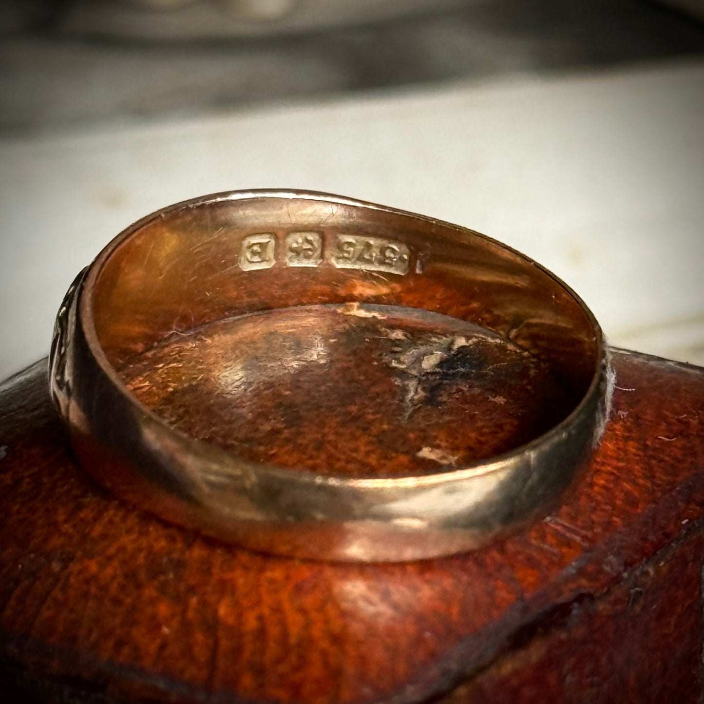 Antique Mizpah Ring in 9 Carat Gold; Circa 1929