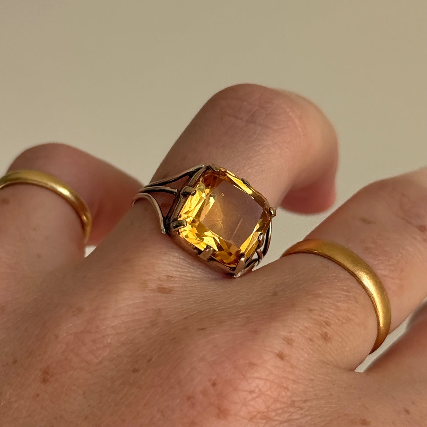 Early Victorian Citrine Ring in 9 Carat Gold; Circa 1840