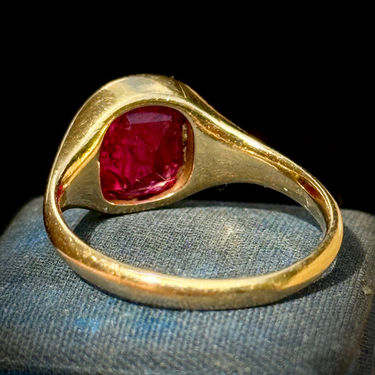 Antique Edwardian Goddess Intaglio Ring 18 Carat Gold; Circa 1900
