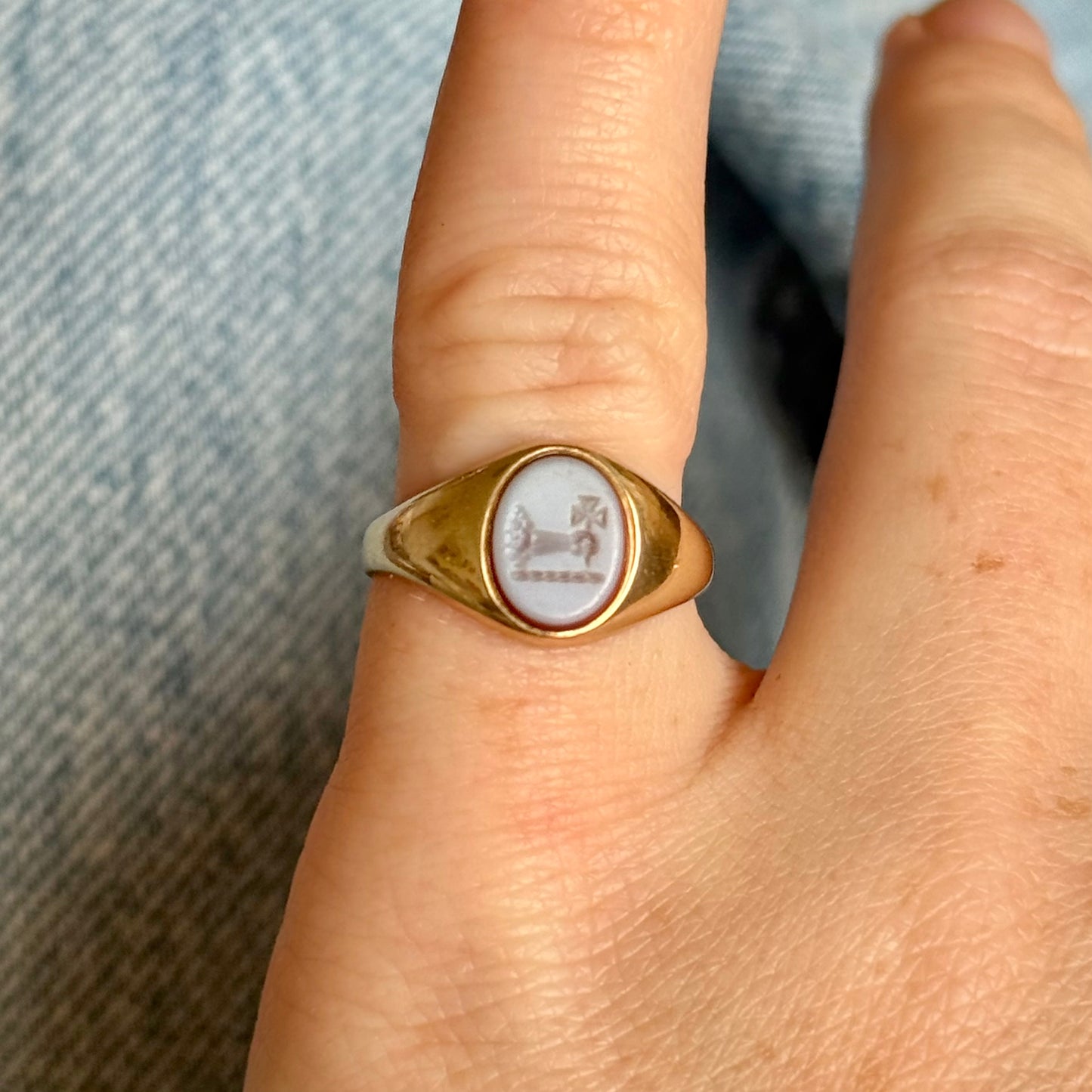 Vintage Signet Ring in 9 carat Gold; Circa 1956