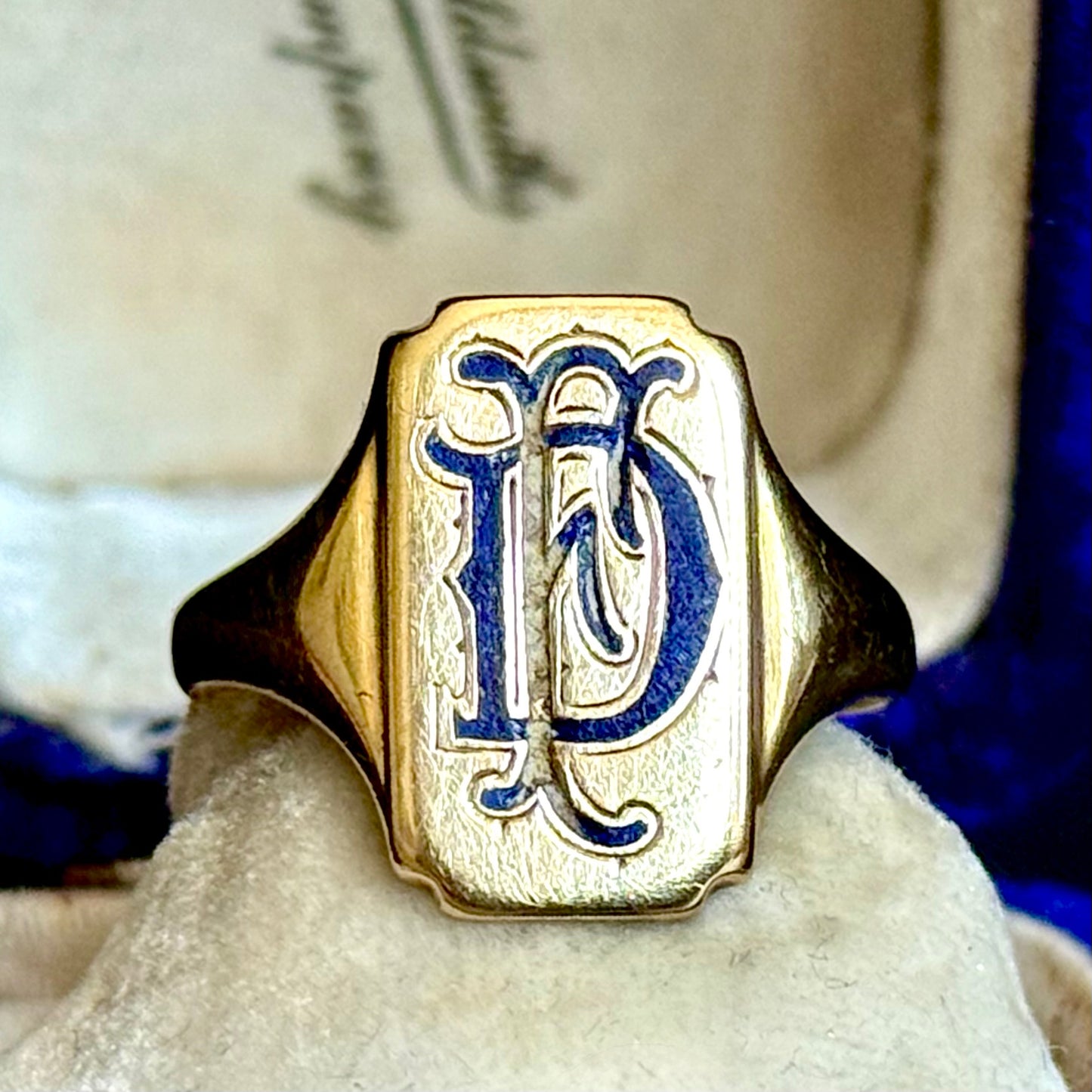 Antique Engraved Enamel Signet Ring in 18 Carat Gold