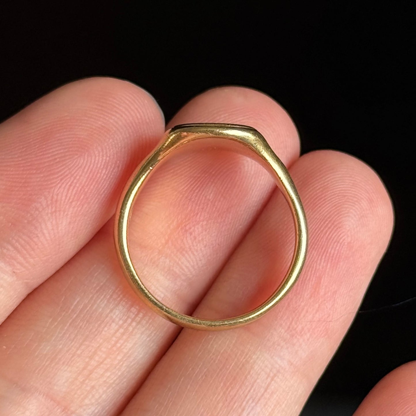 Enamel Terrier Signet Ring in 18 Carat Gold; circa 1929