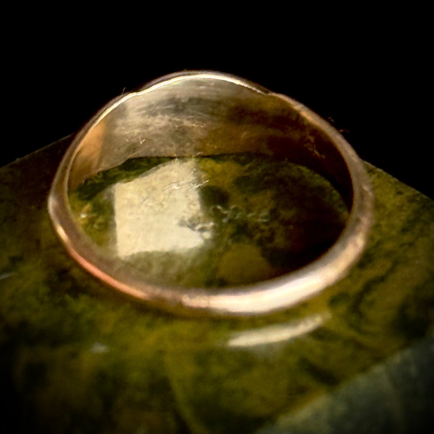 Antique Petite Sapphire in 9 Carat Gold; Circa 1906