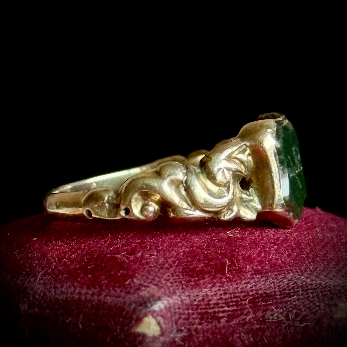 Georgian Bloodstone Signet Ring with “Betsie” Inscription in 9 Carat Gold