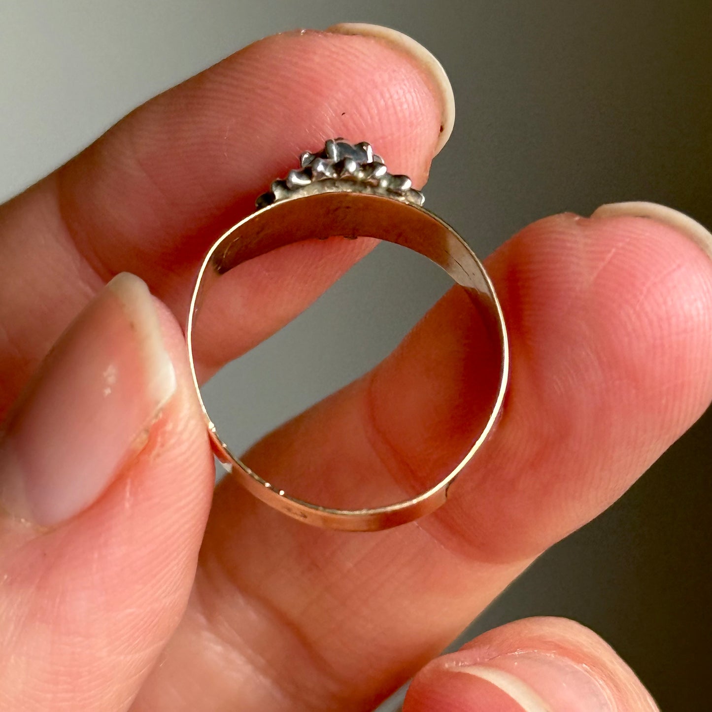 Antique Diamond Cluster Ring in 9 Carat Gold