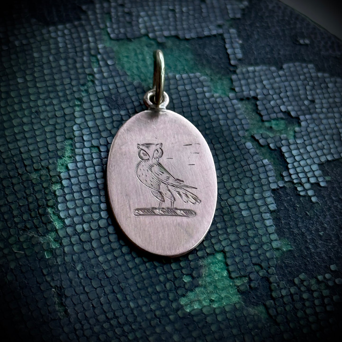 Antique 'Owl' Heraldic Pendant in 9 Carat gold (1)