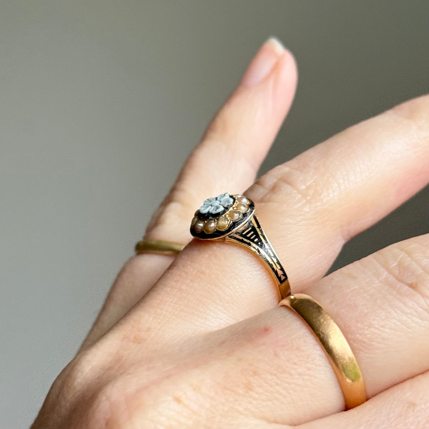 Victorian Mourning Ring in 15 Carat Gold; Circa 1848