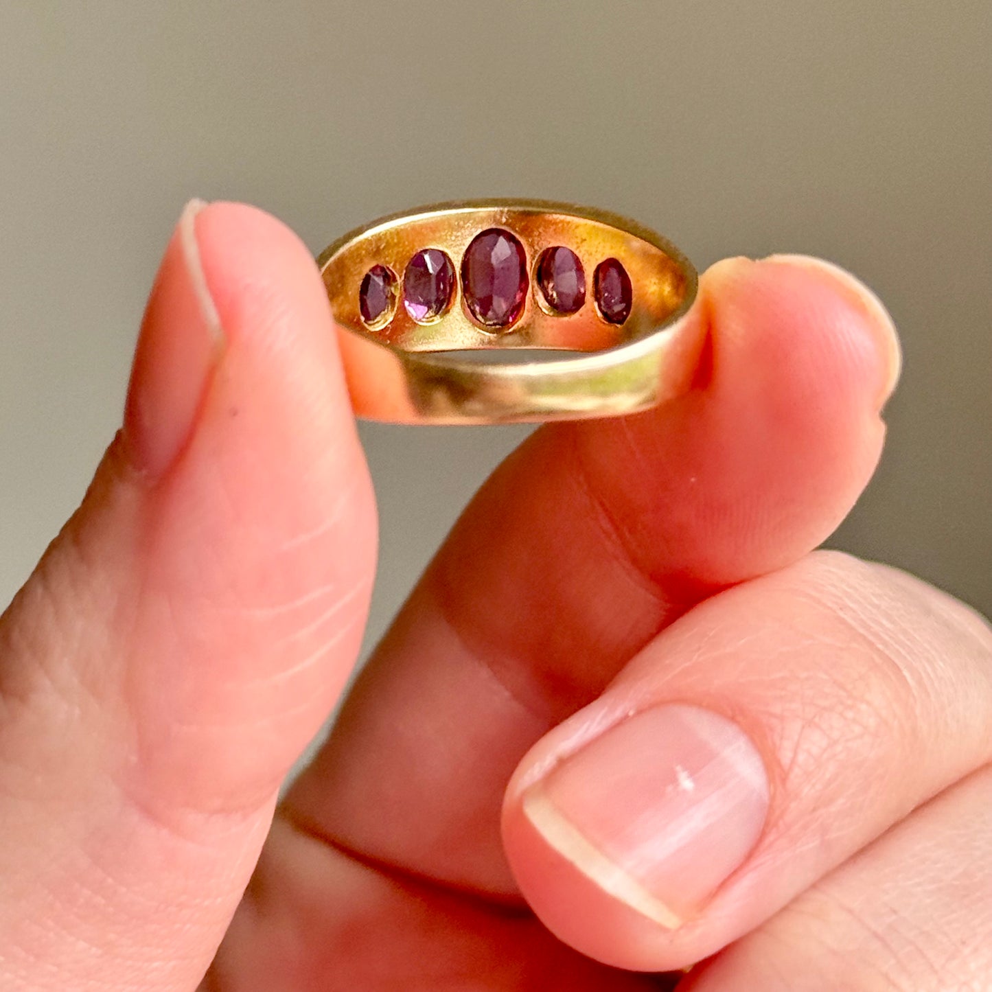 Antique Victorian Graduating Garnet Ring in 9 Carat Gold