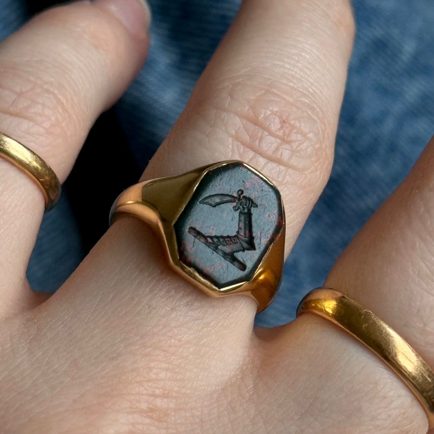 Antique Bloodstone Heraldic Signet Ring in 18 Carat Gold; Circa 1890