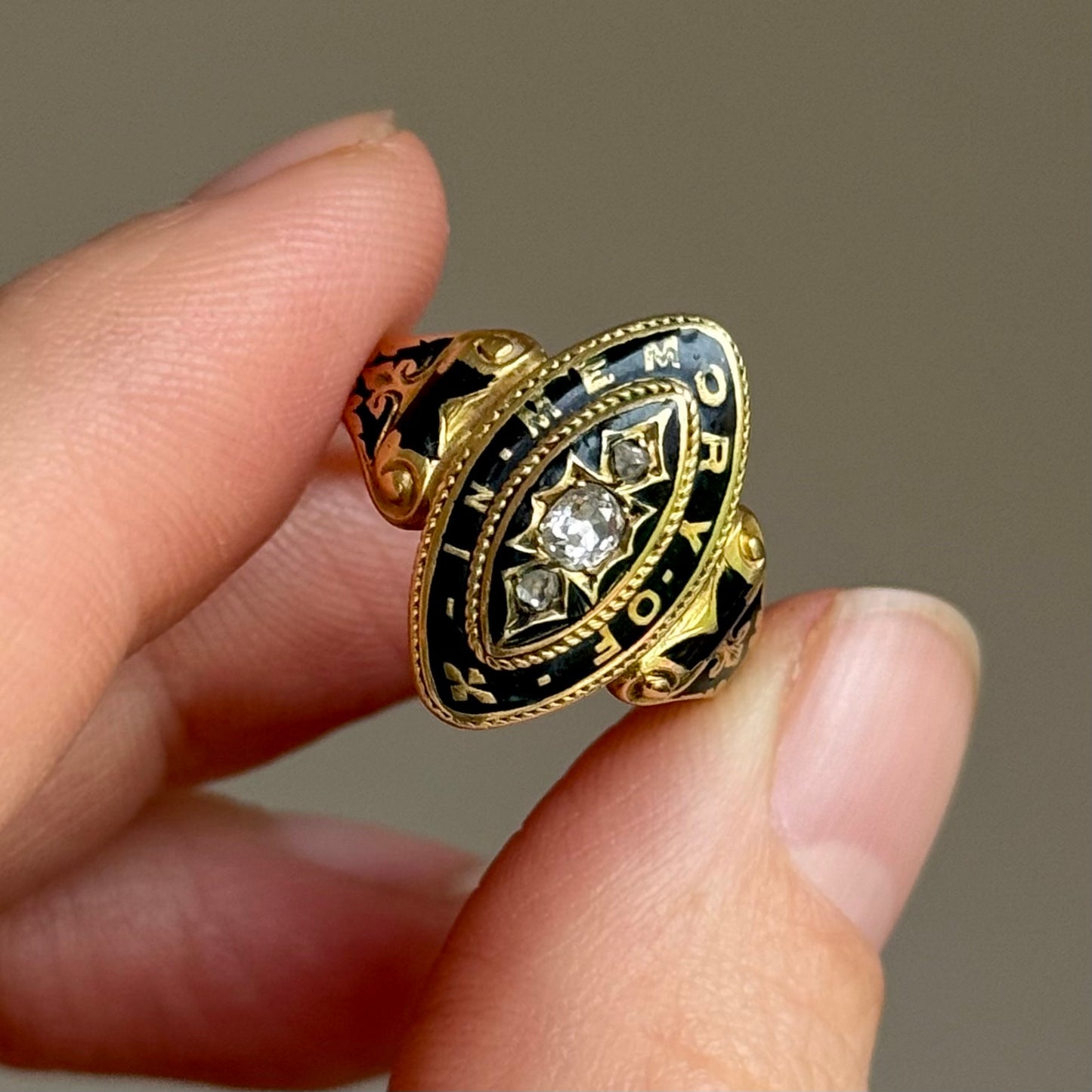 Georgian Diamond and enamel Mourning Ring in 18 Carat Gold