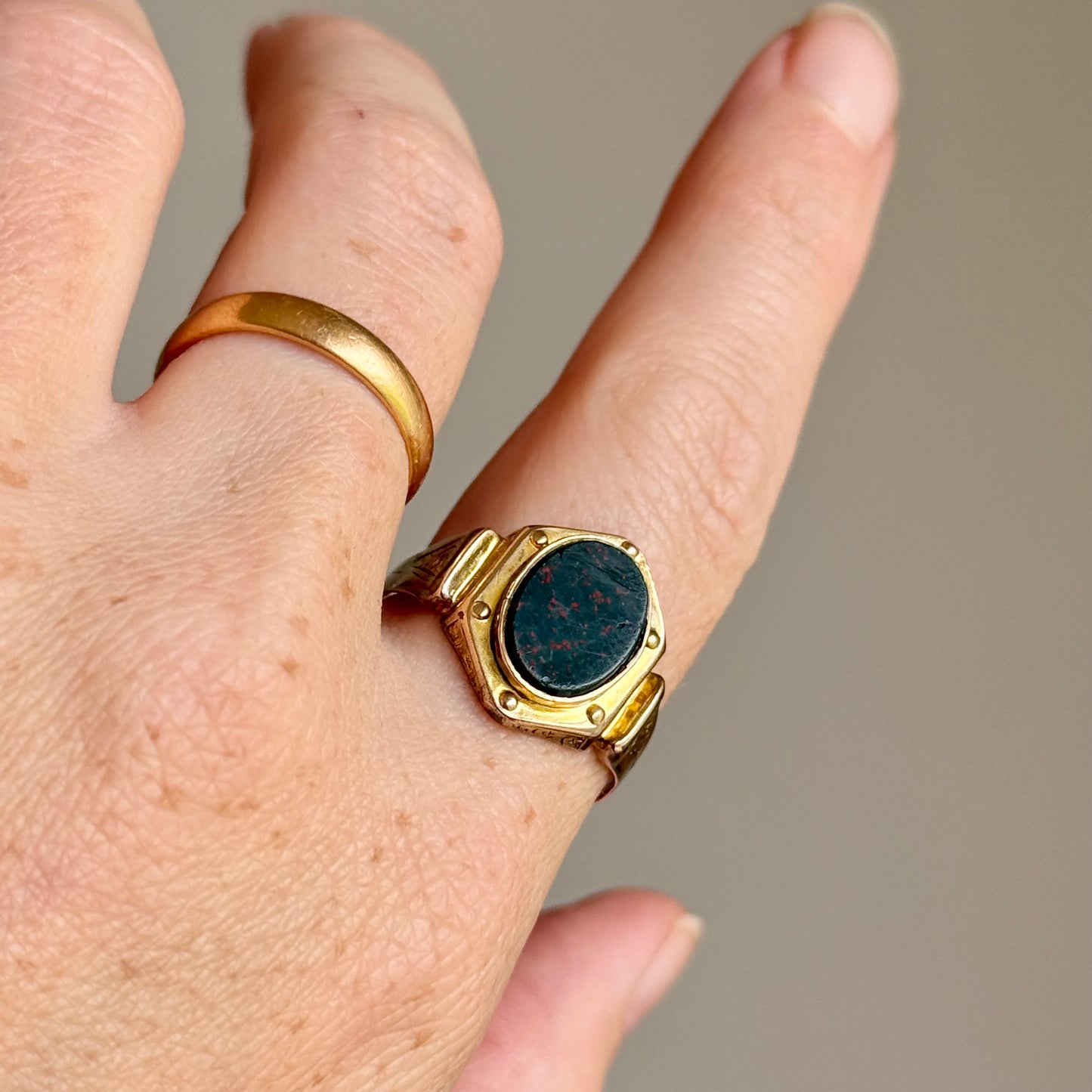 Antique Bloodstone Signet Ring in 9 Carat Gold, Circa 1880