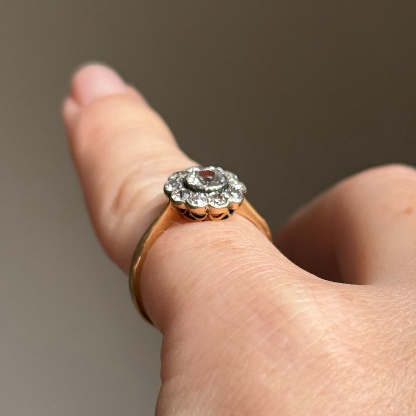 Edwardian Diamond Daisy Cluster Ring in 18 Carat Gold; Circa 1900