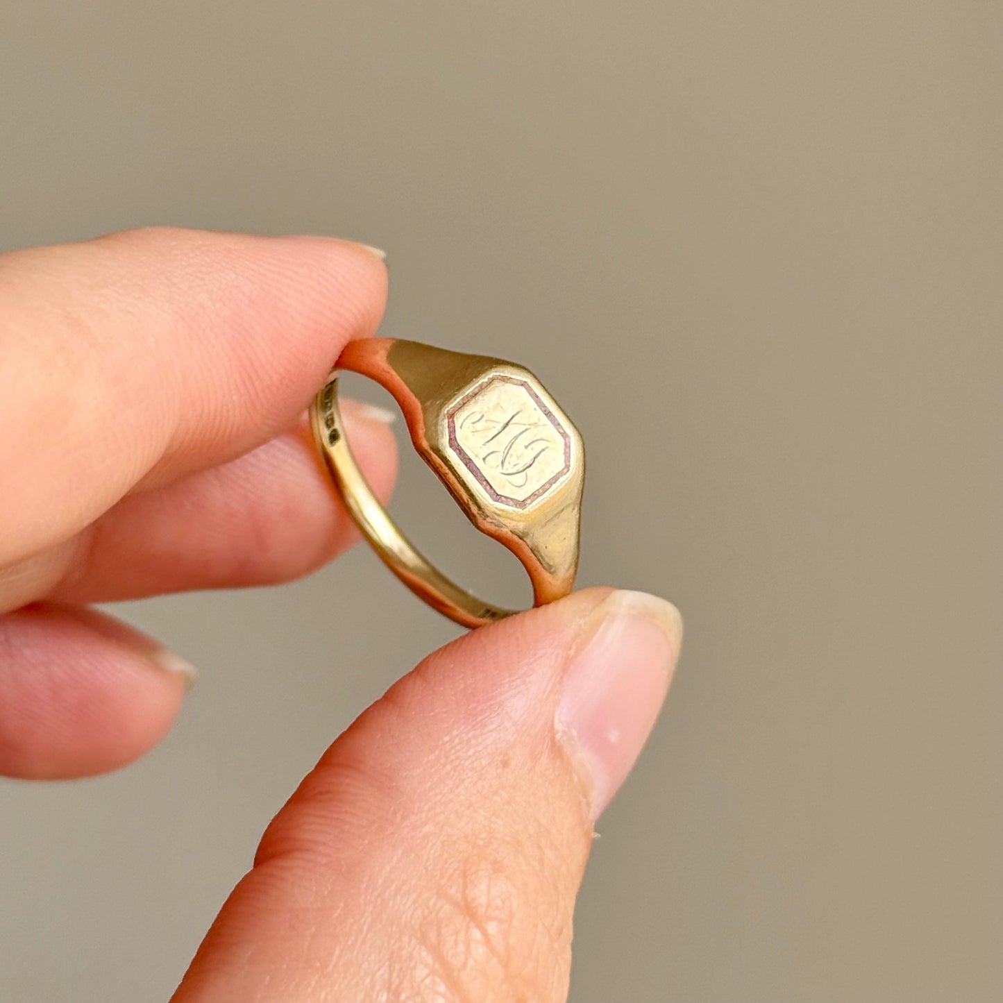 Unusual Enamel Signet Ring in 9 Carat Gold; Circa 1927