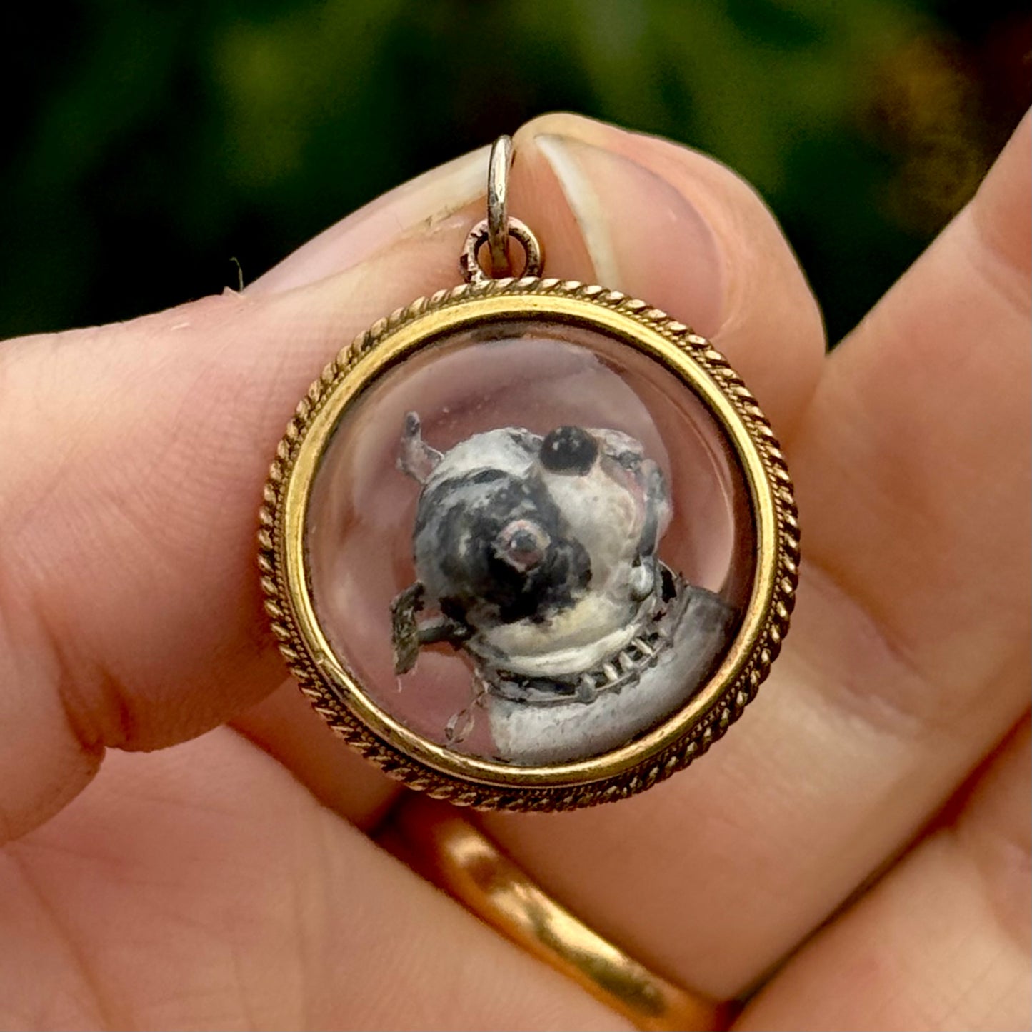 Victorian Dog Essex Crystal Pendant in 9 Carat Gold