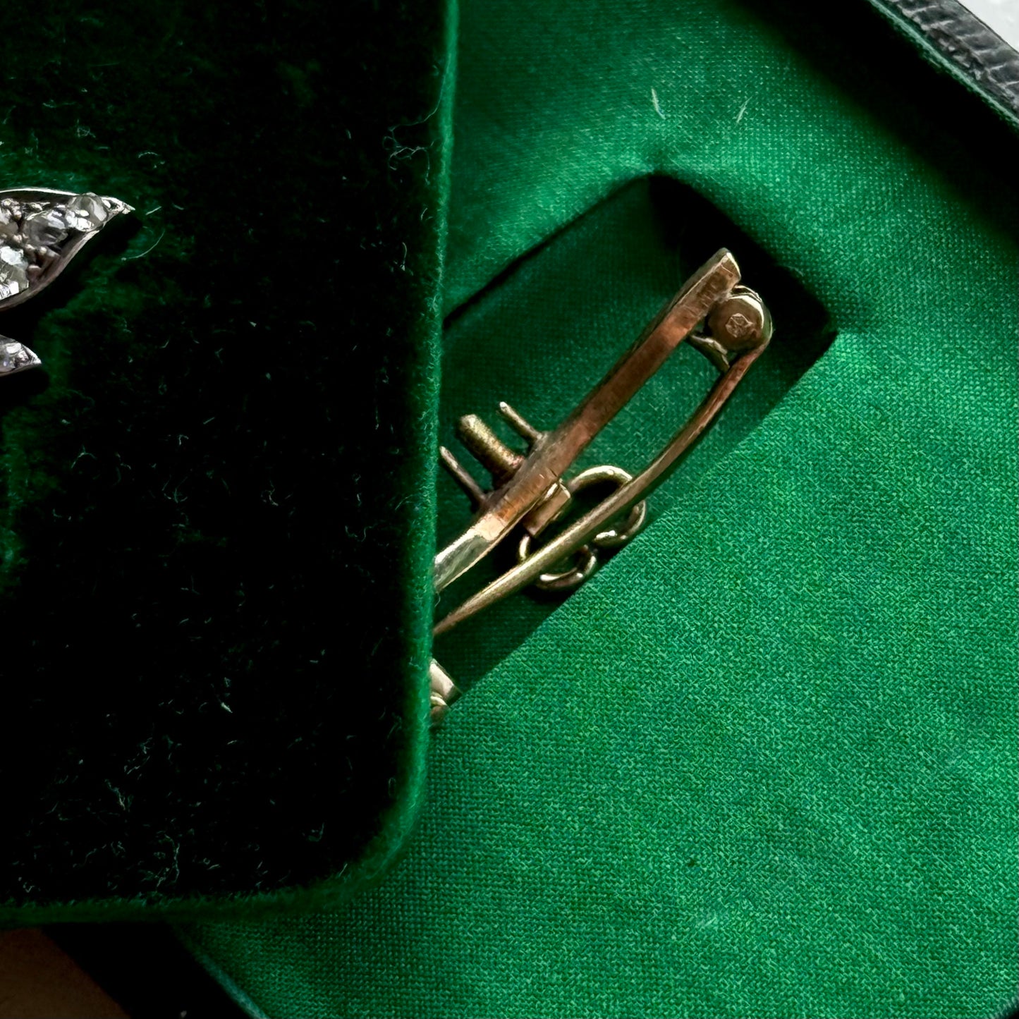 Antique Victorian Diamond Flowerhead Brooch Pendant in Original Box