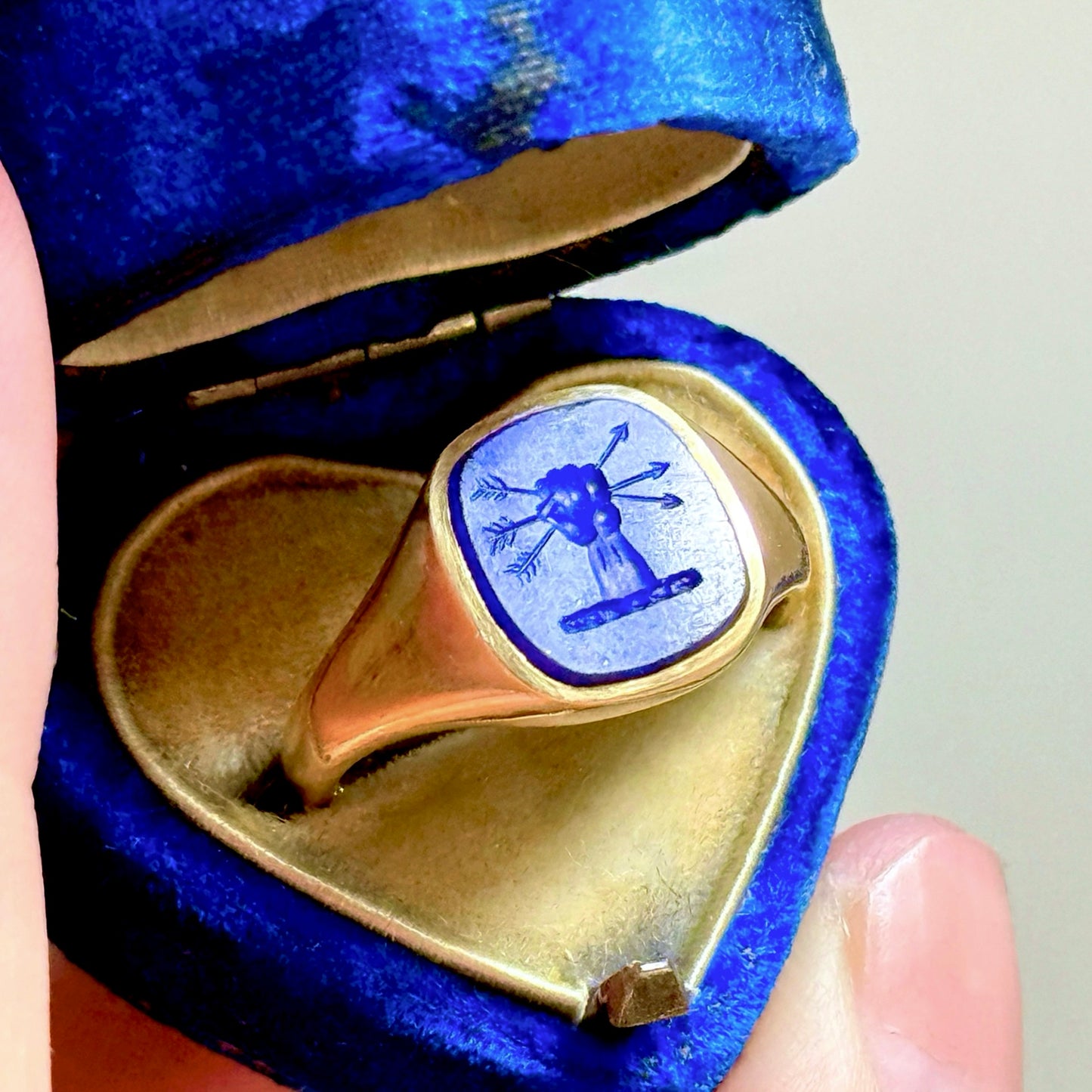 Lapid Lazuli Signet Ring in 18 Carat Gold; Circa 1936