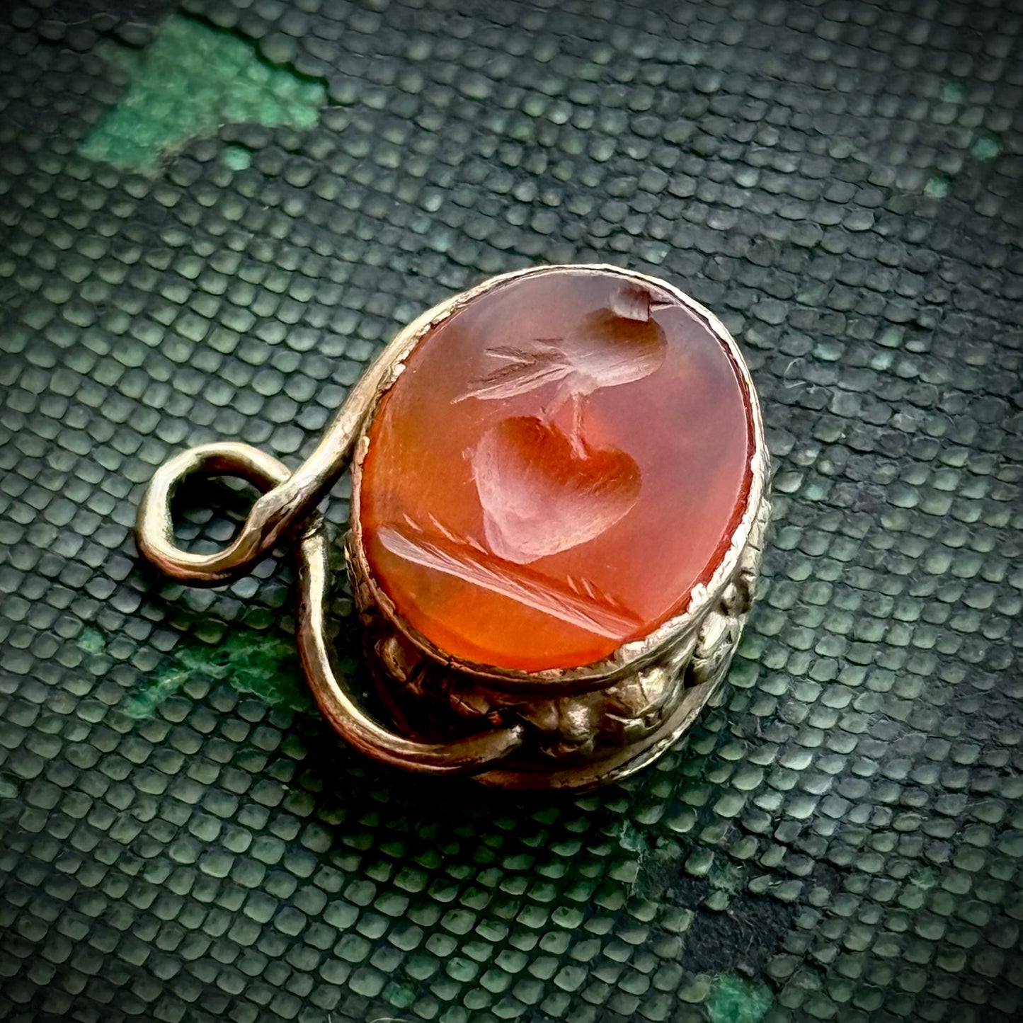 Georgian Heart & Dove Intaglio Pendant in 9 Carat Gold