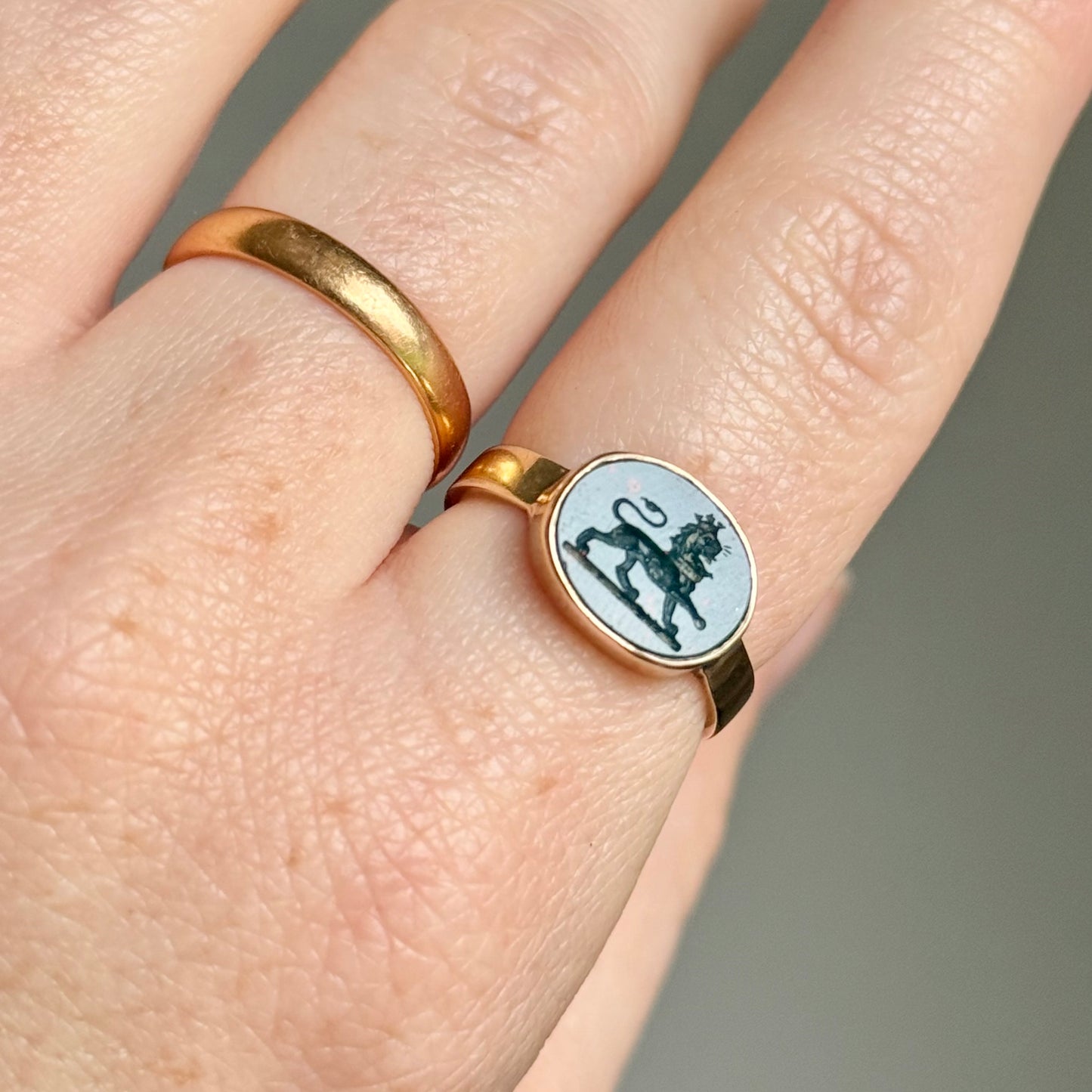 Antique Crowned Lion Bloodstone Ring in 9 Carat Gold