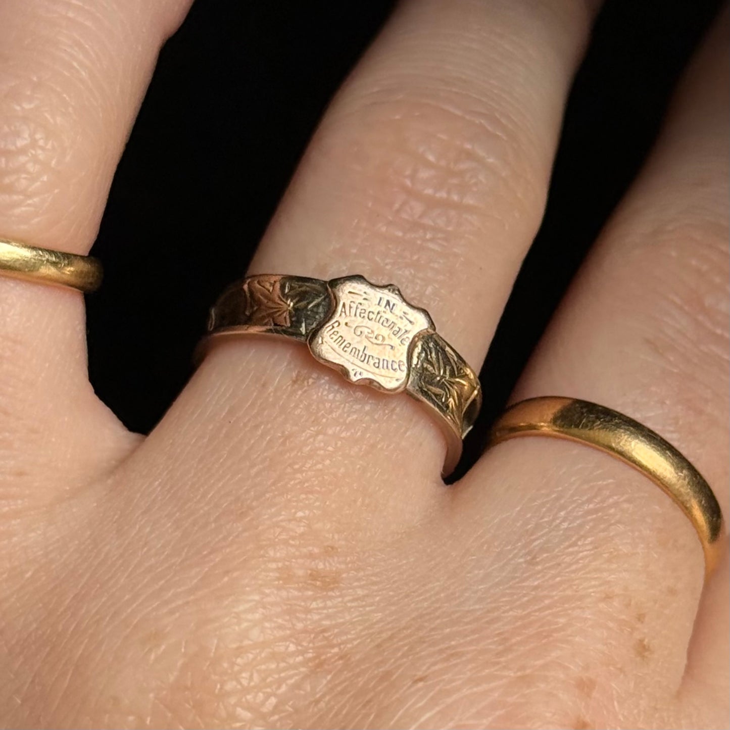 Antique Victorian Scottish Mourning Ring in 9 Carat Gold