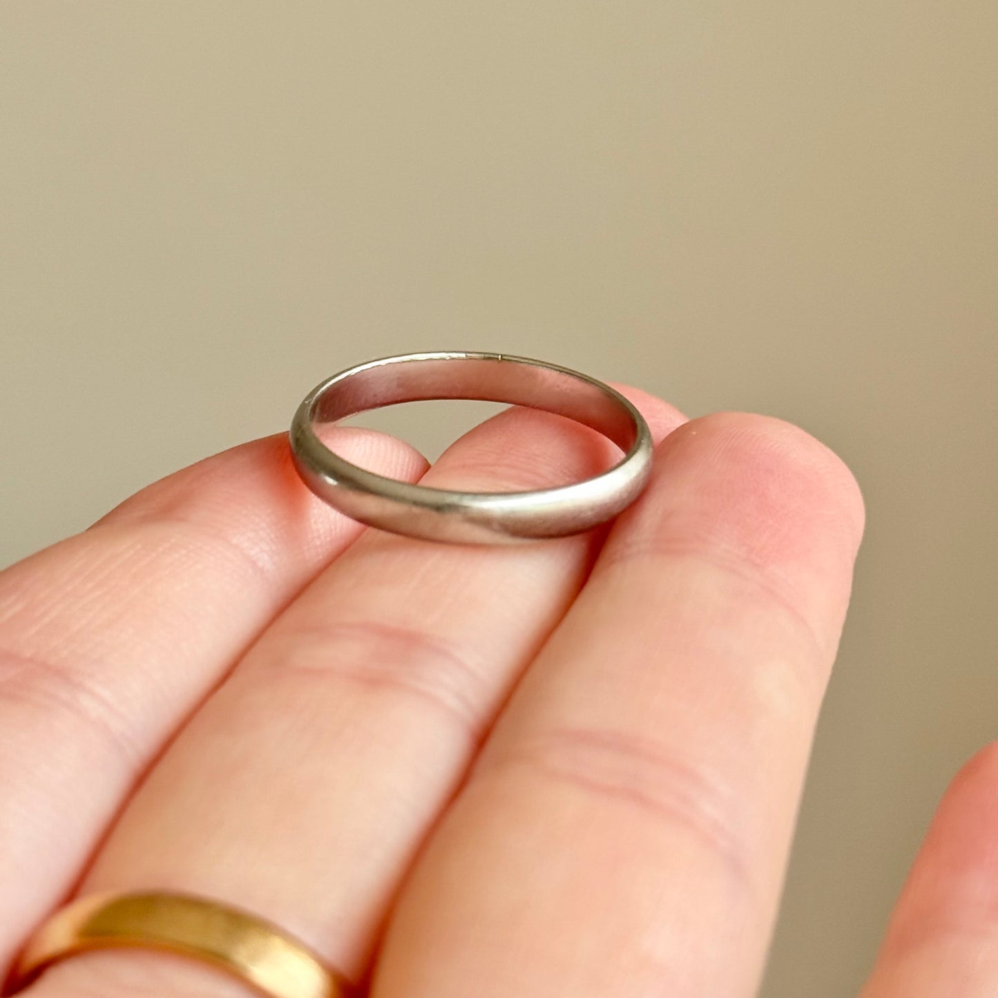 Antique Platinum 3mm Plain Band; Circa 1920