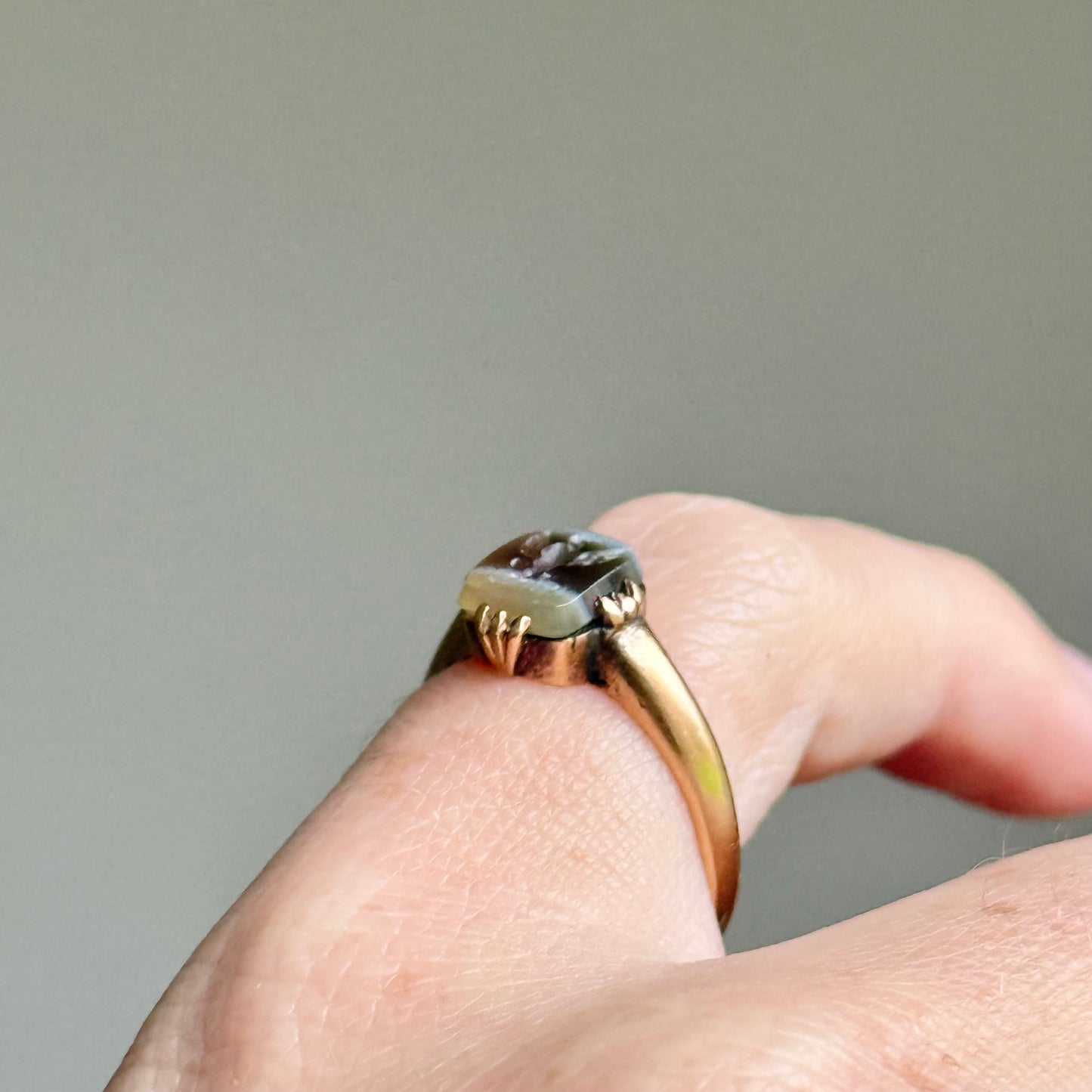 Antique Eagle intaglio Ring in 9 Carat Gold, Circa 1890