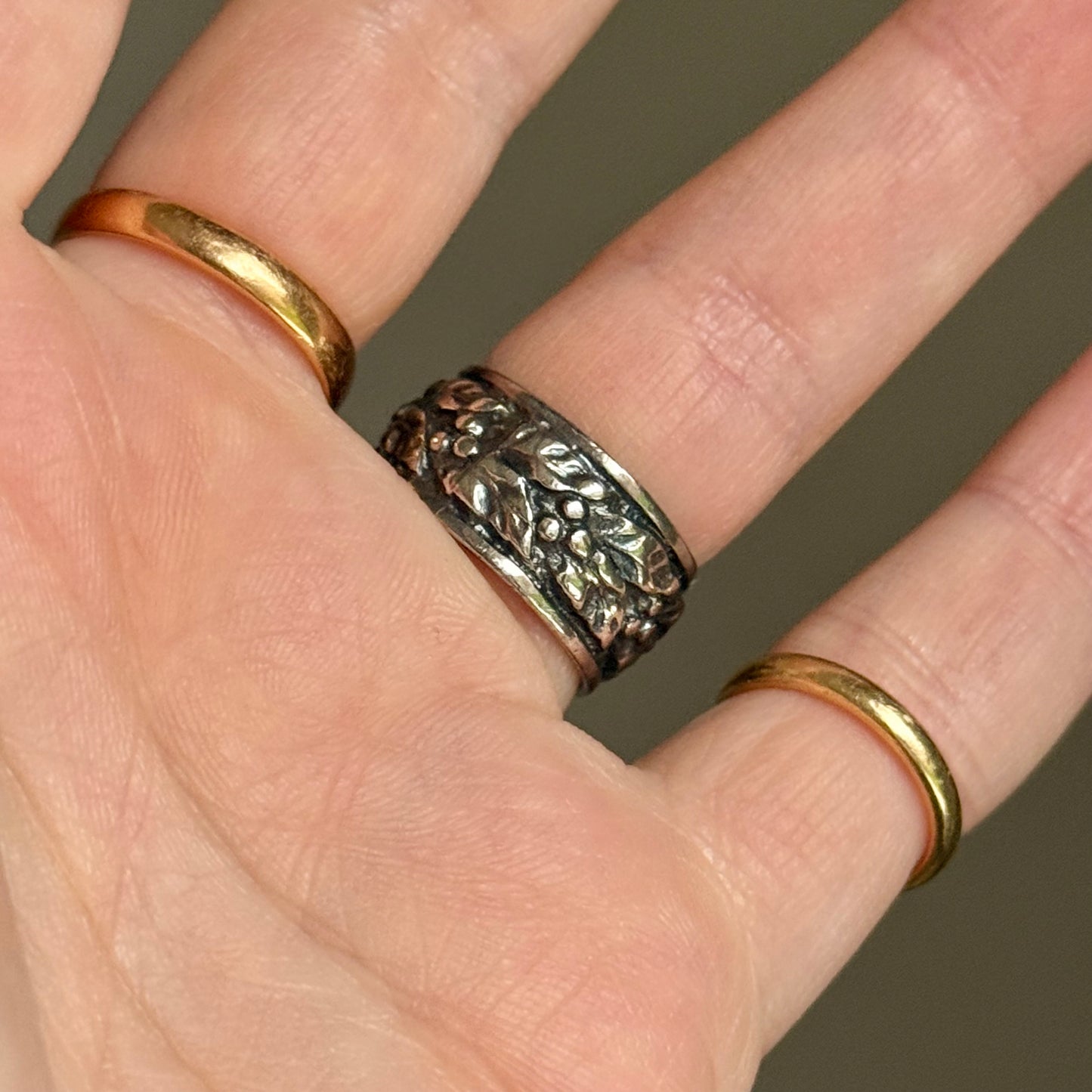 Antique Foliage Ring in Silver; Circa 1890