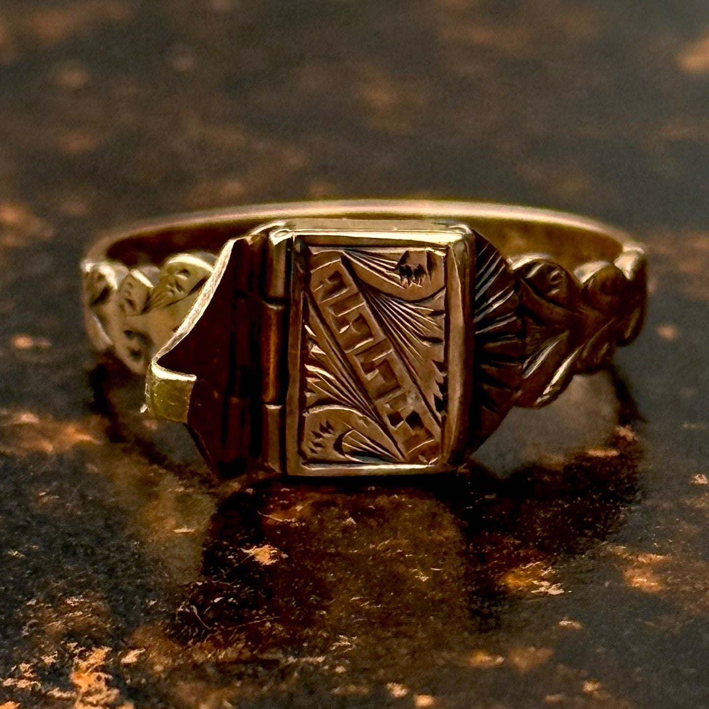 Antique Victorian Book Locket Ring in 9 Carat Gold