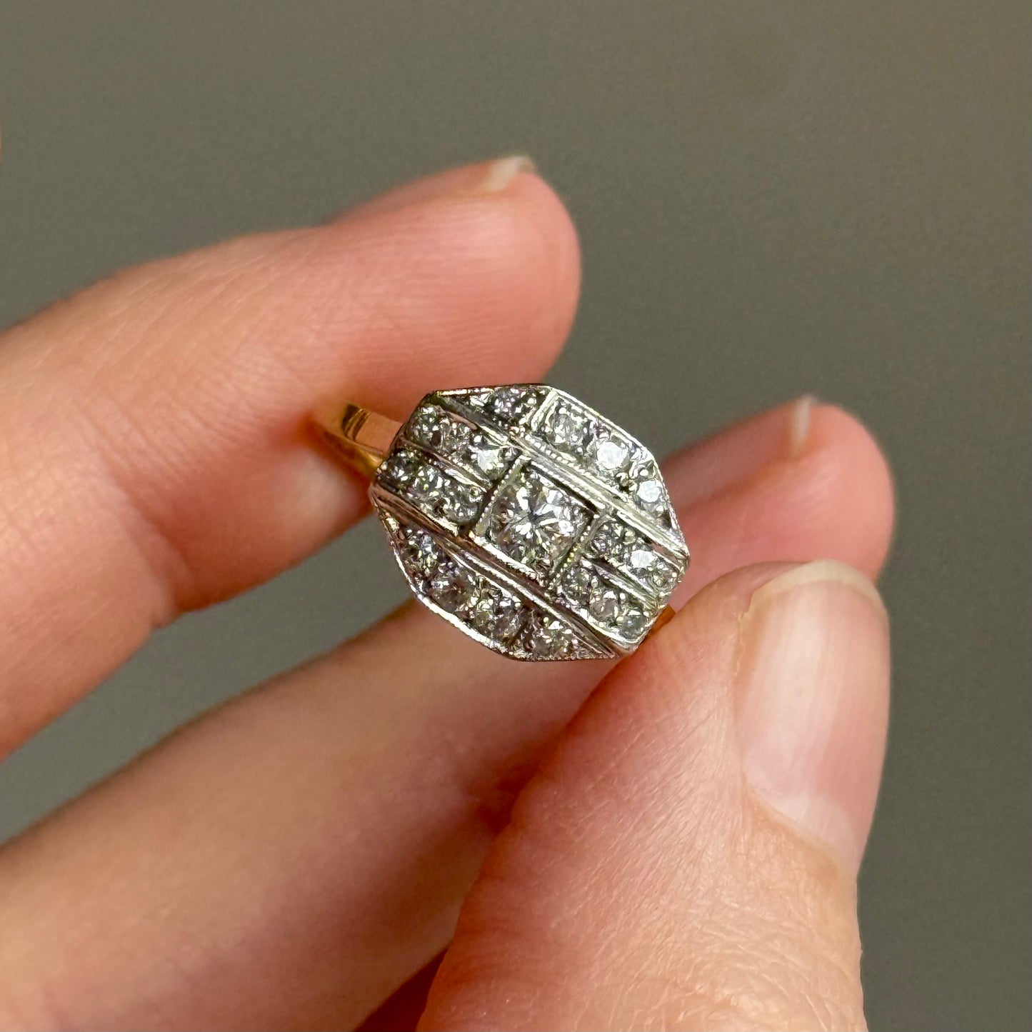 Antique Art Deco Diamond Ring in 18 Carat Gold