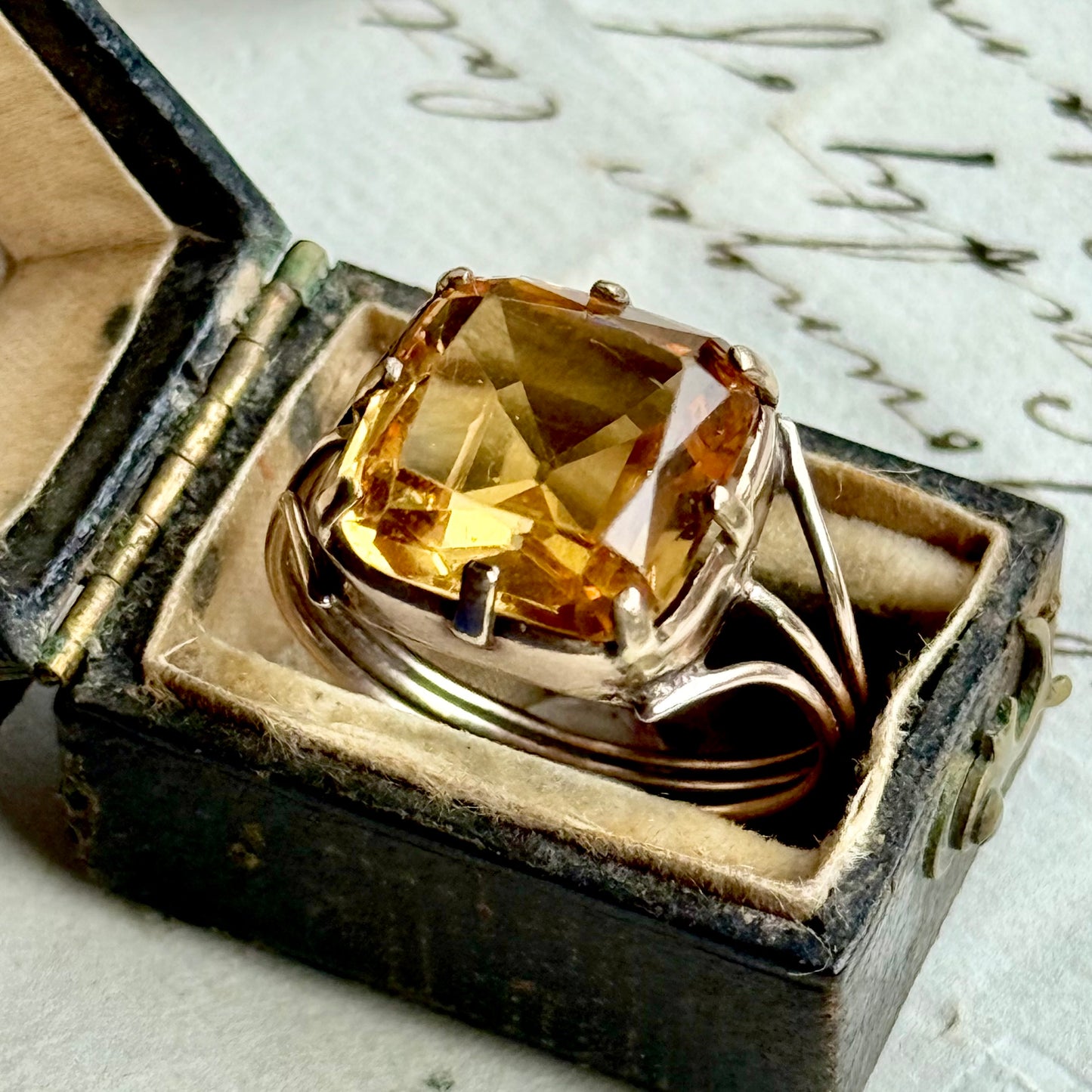 Early Victorian Citrine Ring in 9 Carat Gold; Circa 1840