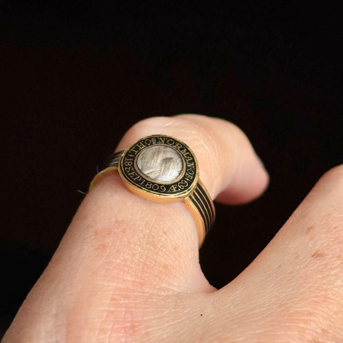 Antique Georgian Mourning Ring in 18 Carat Gold; circa 1809
