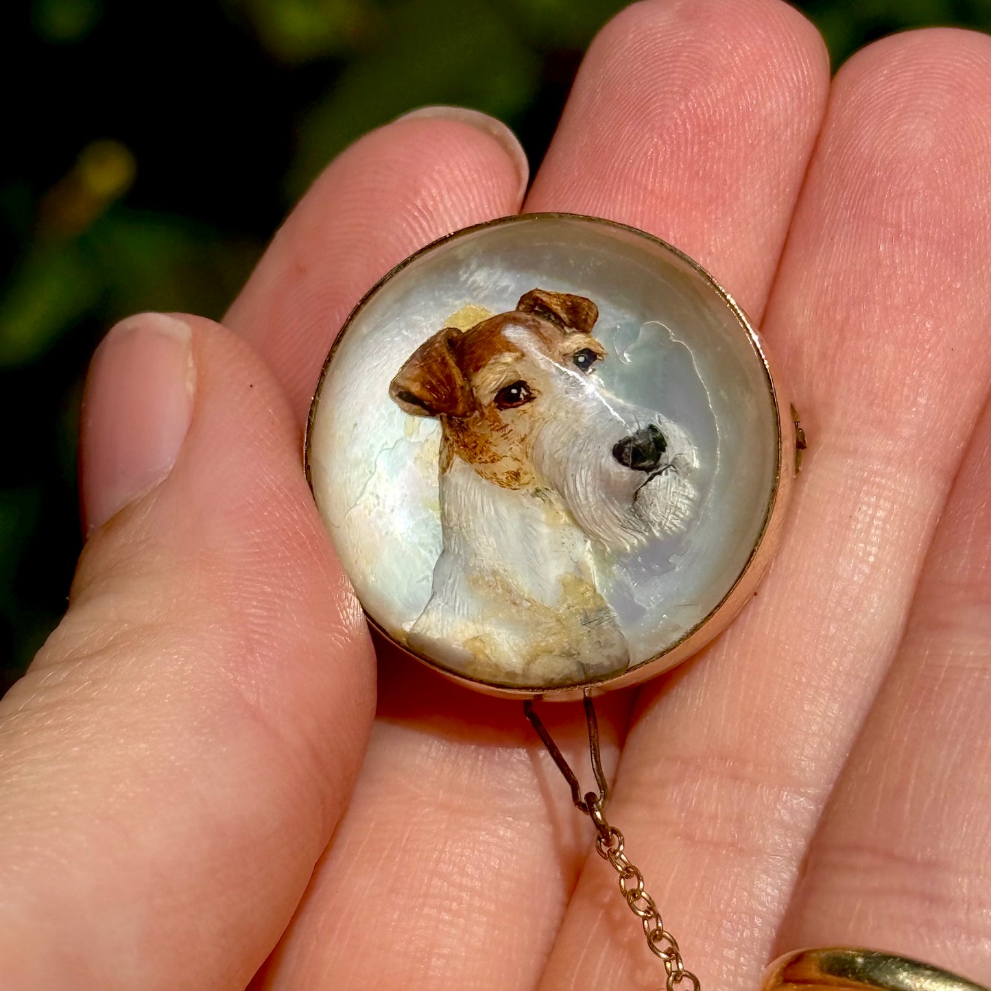 Victorian Terrier Essex Crystal Brooch in 9 Carat Gold ; Circa 1880