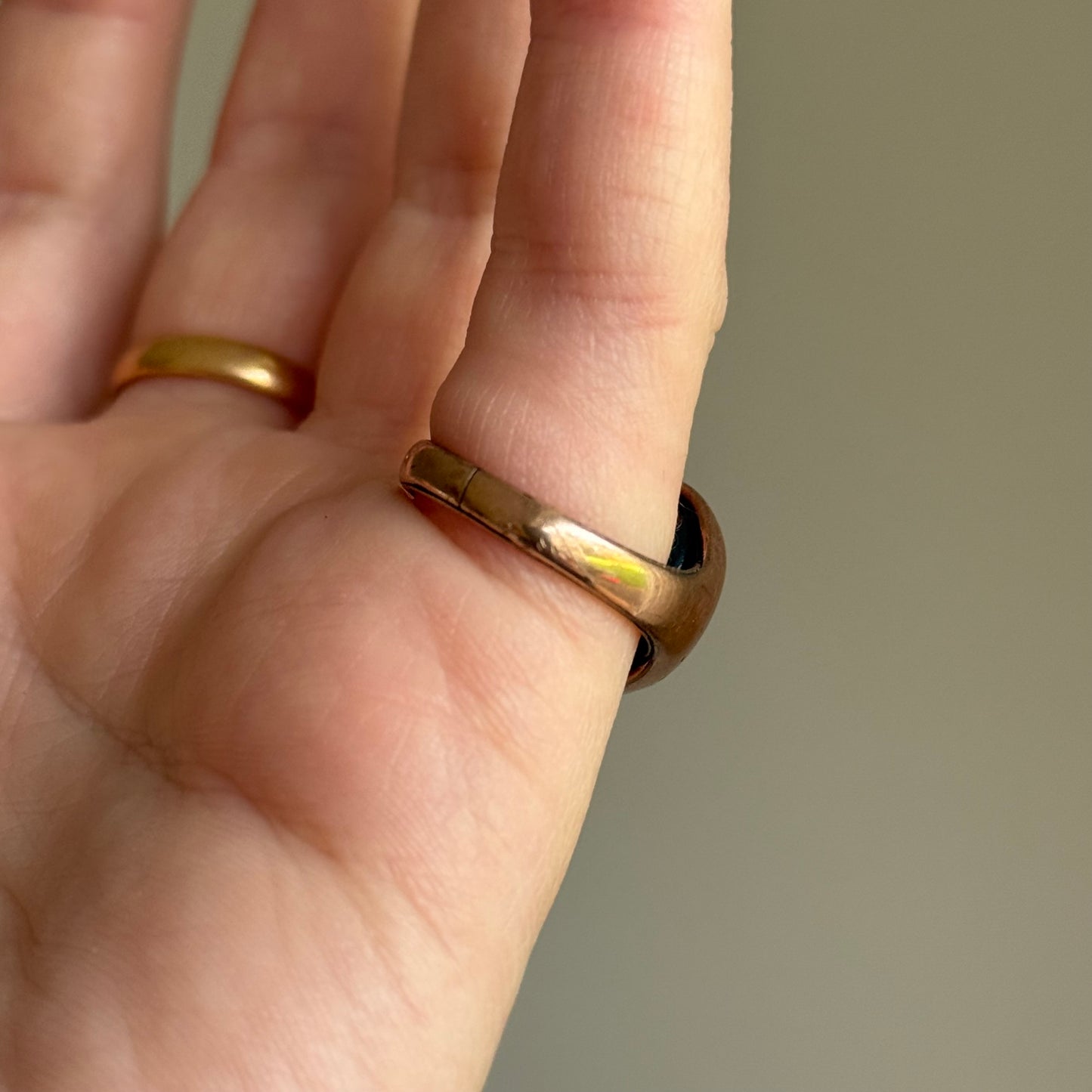 Victorian Bloodstone Signet Ring “Omne Bonum Superne” in 9 Carat Rose Gold