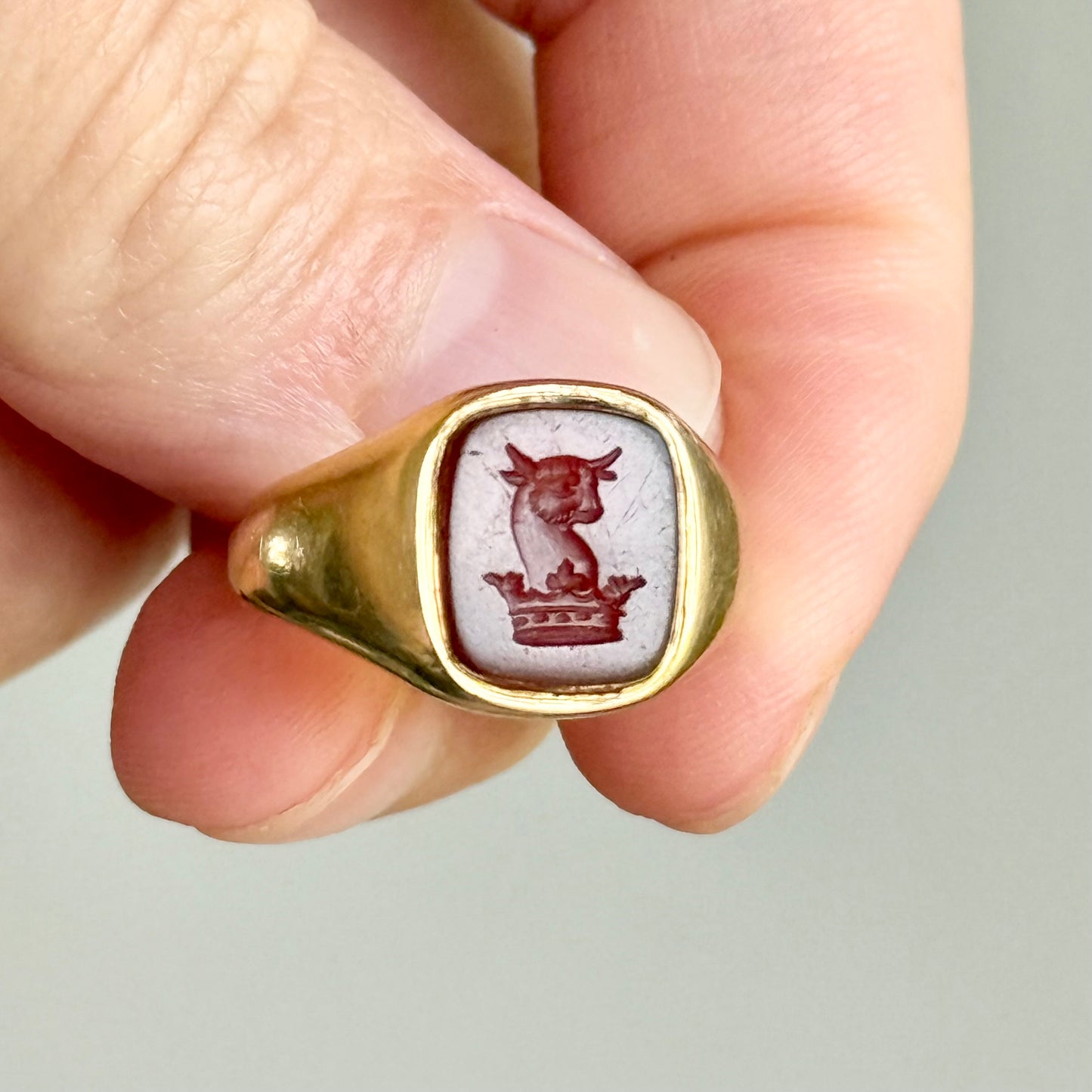 Antique Carnelian Signet Ring in 18 Carat Gold, Circa 1880