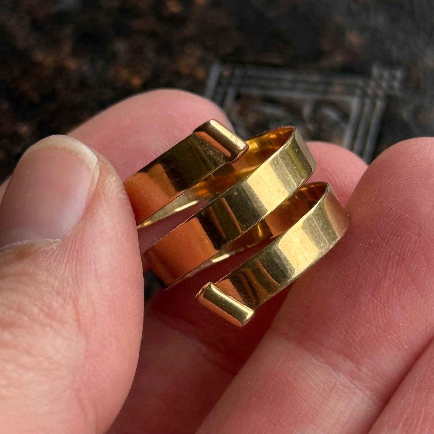 Vintage Spiral Band in 9 Carat Gold