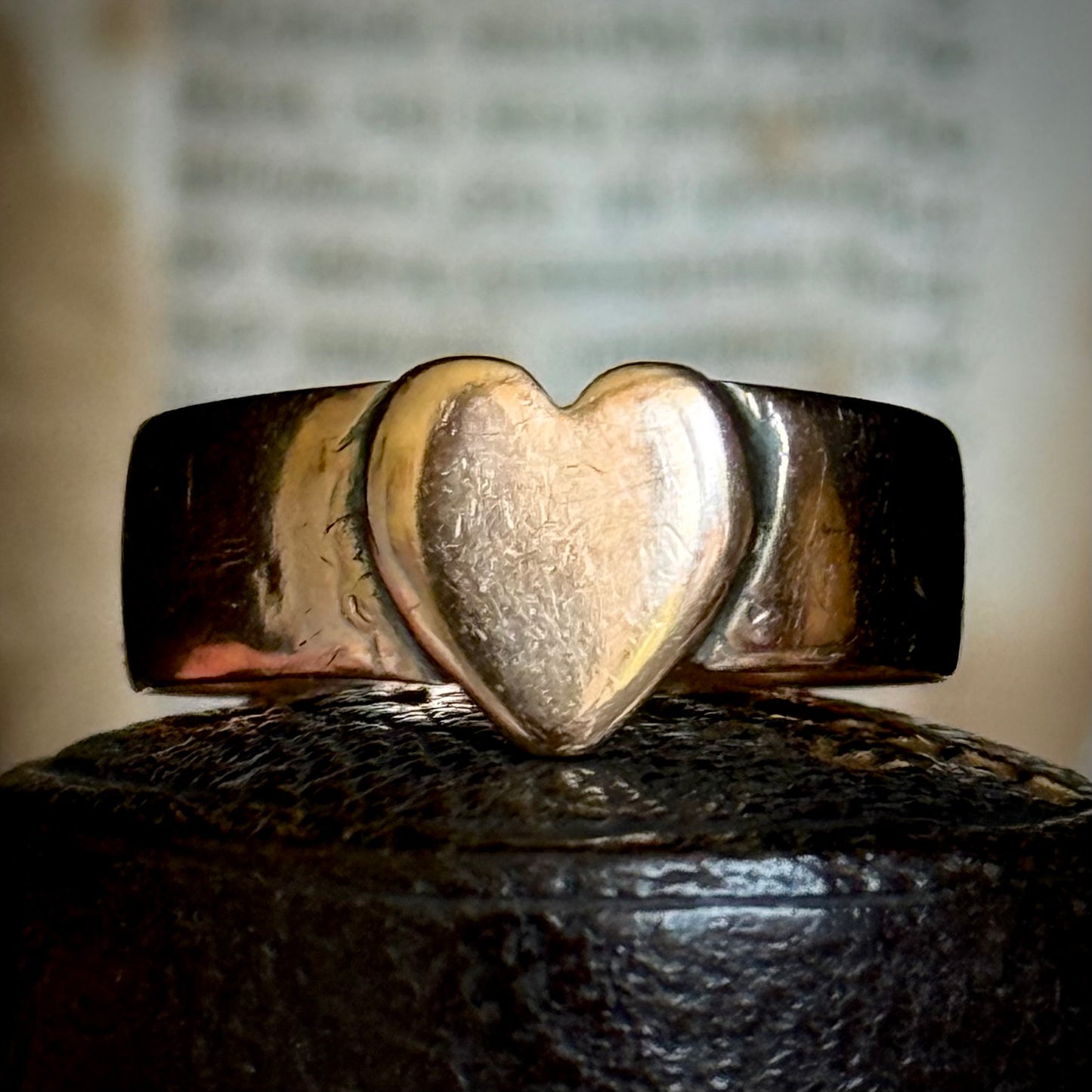 Edwardian Sweetheart Ring in 9 Carat Gold
