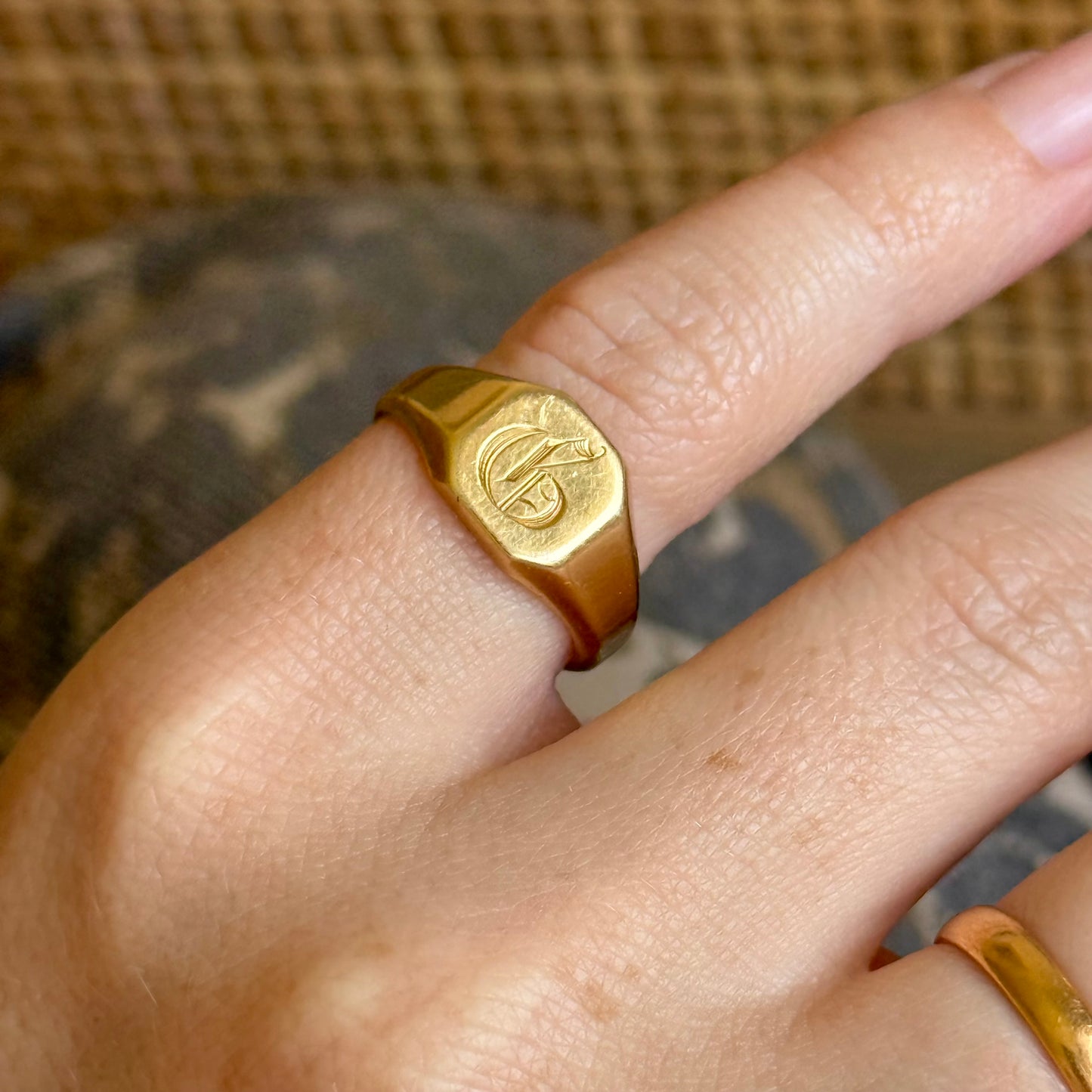Antique Monogram 'G' Signet Ring in 18 Carat Gold