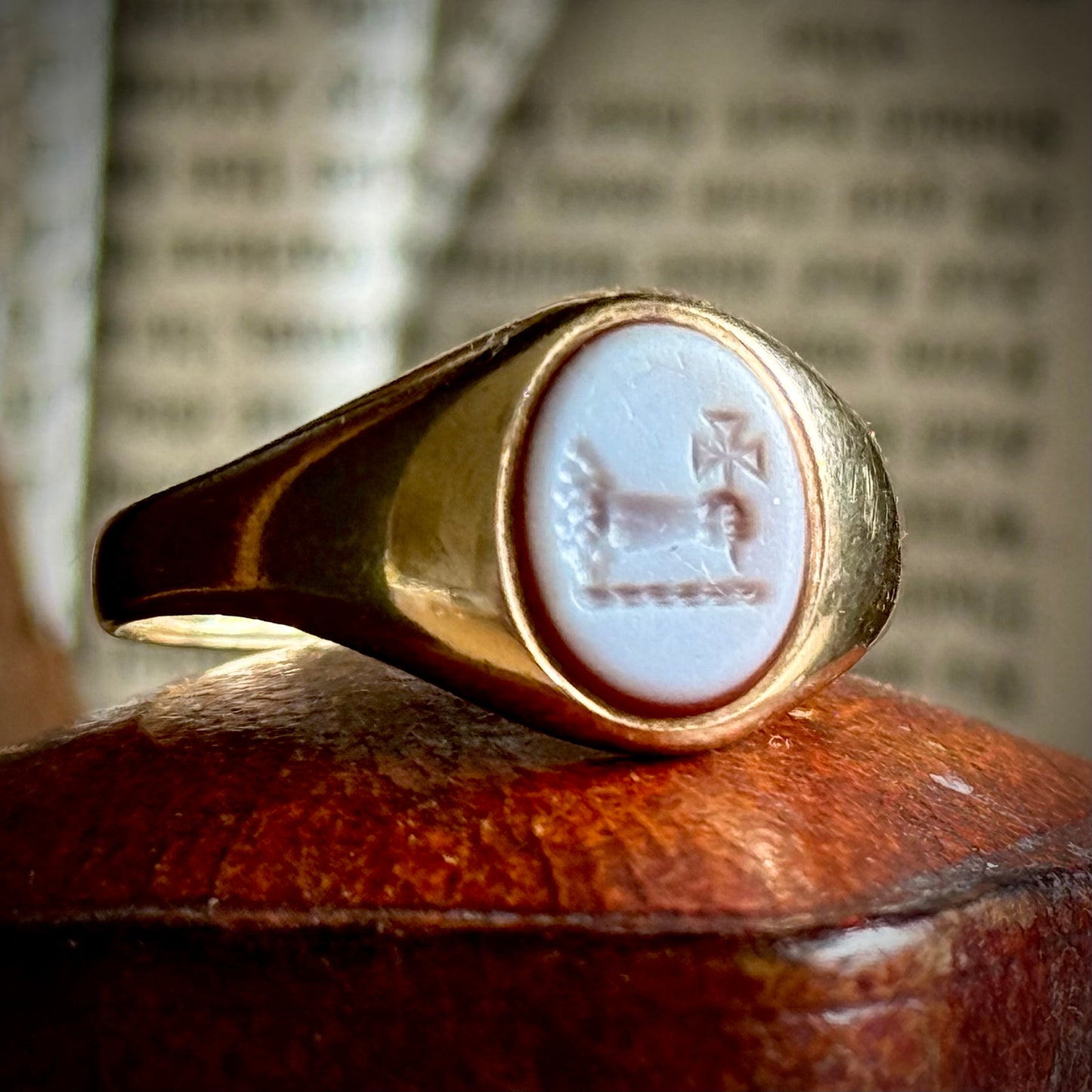 Vintage Signet Ring in 9 carat Gold; Circa 1956