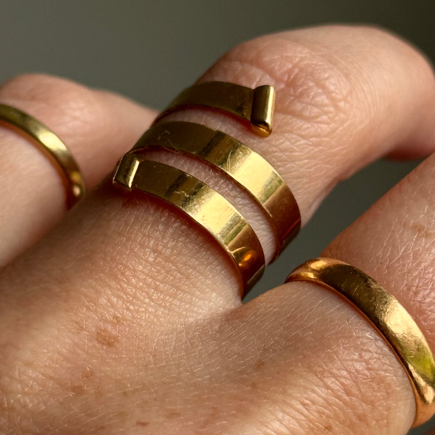 Vintage Spiral Band in 9 Carat Gold