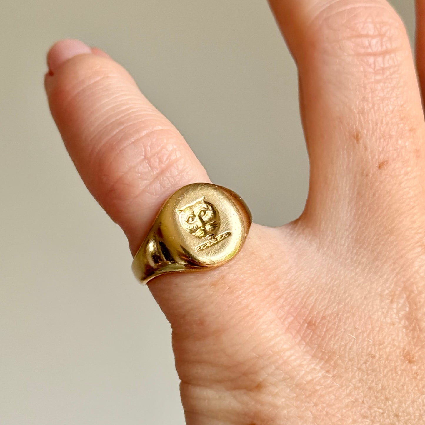 Antique Leopard Signet Ring in 18 Carat Gold