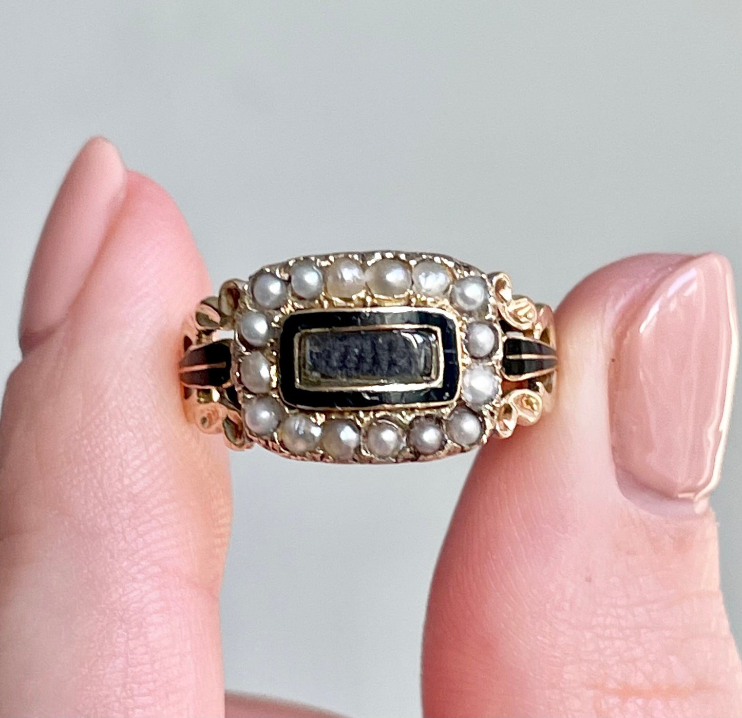 Rare Georgian Enamel & Pearl Mourning Ring in 15 Carat Gold; Circa 1810