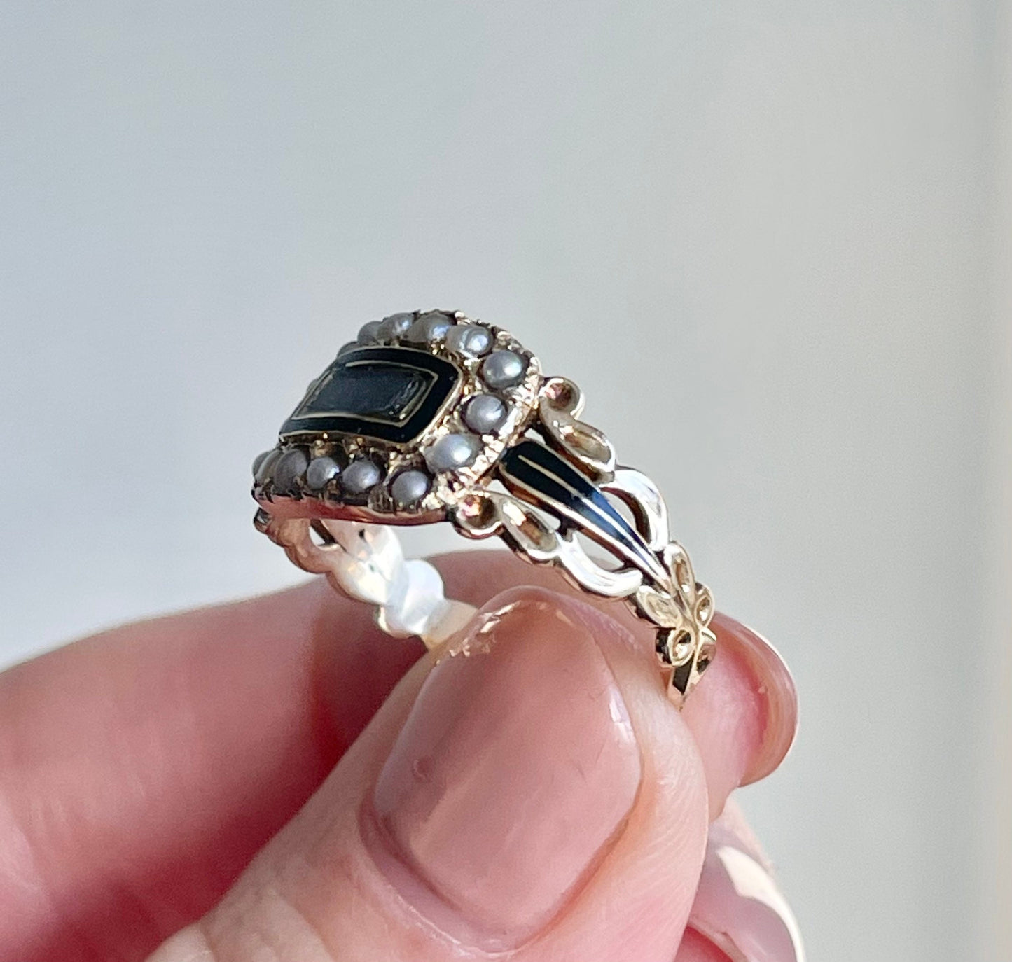 Rare Georgian Enamel & Pearl Mourning Ring in 15 Carat Gold; Circa 1810