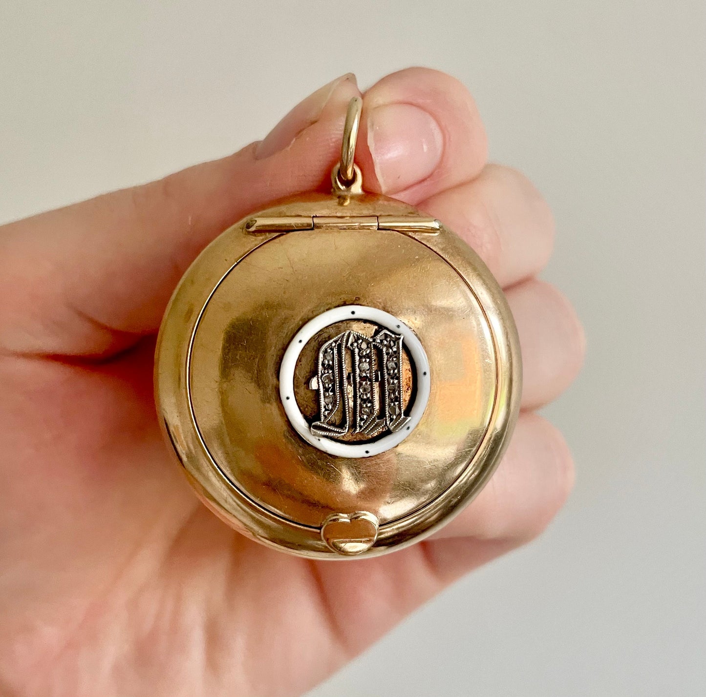 Antique Diamond & Enamel Initial M Compact in 9 Carat Gold; Circa 1911