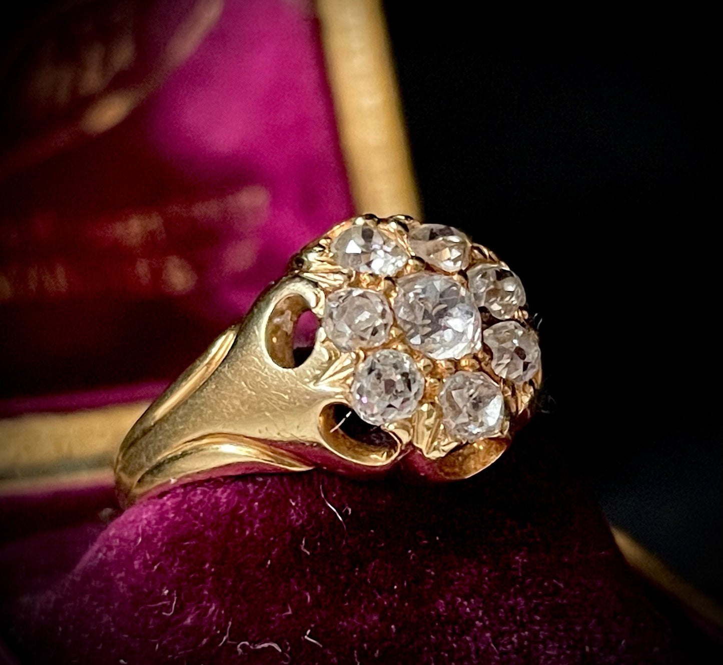 Antique Diamond Cluster Ring in 18 Carat Gold; Circa 1890