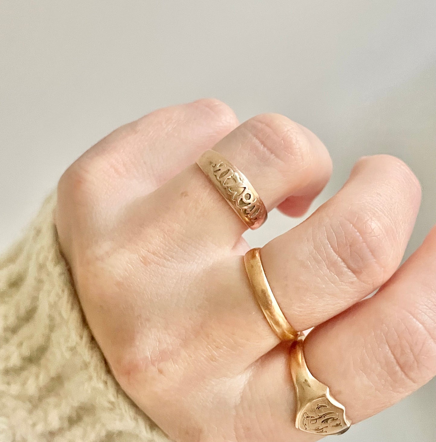 Antique Mizpah Ring in 9 Carat Gold; Circa 1929