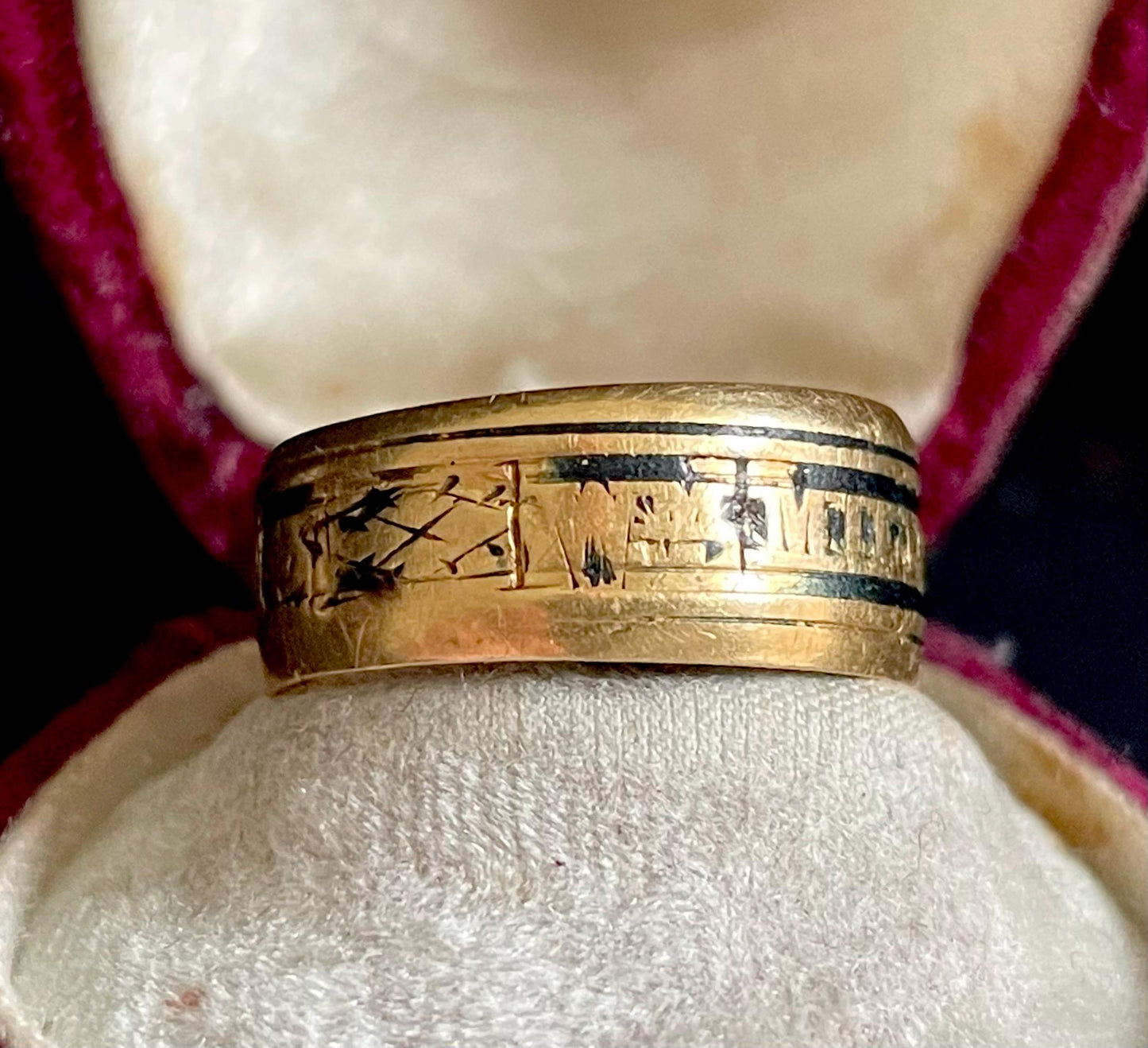 Georgian Mourning Enamel Band in 18 Carat Gold; Circa 1816