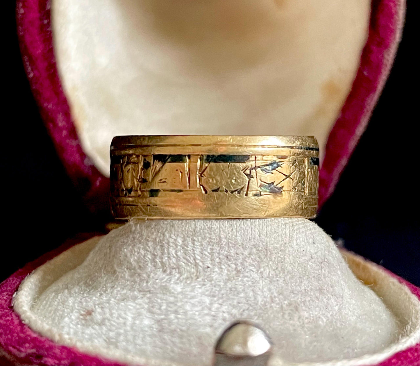 Georgian Mourning Enamel Band in 18 Carat Gold; Circa 1816