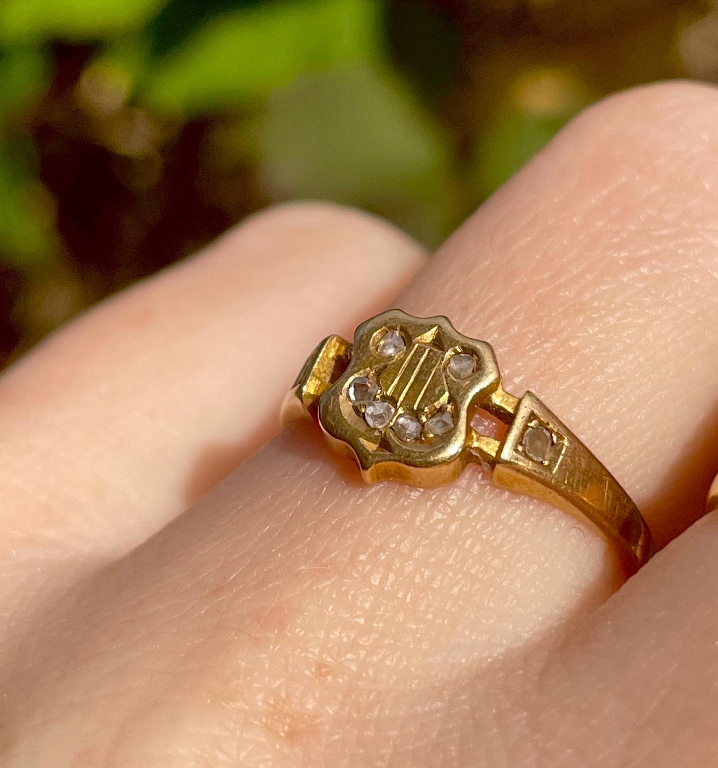Victorian Diamond & Pearl Harp Ring in 18 Carat Gold, Circa 1885