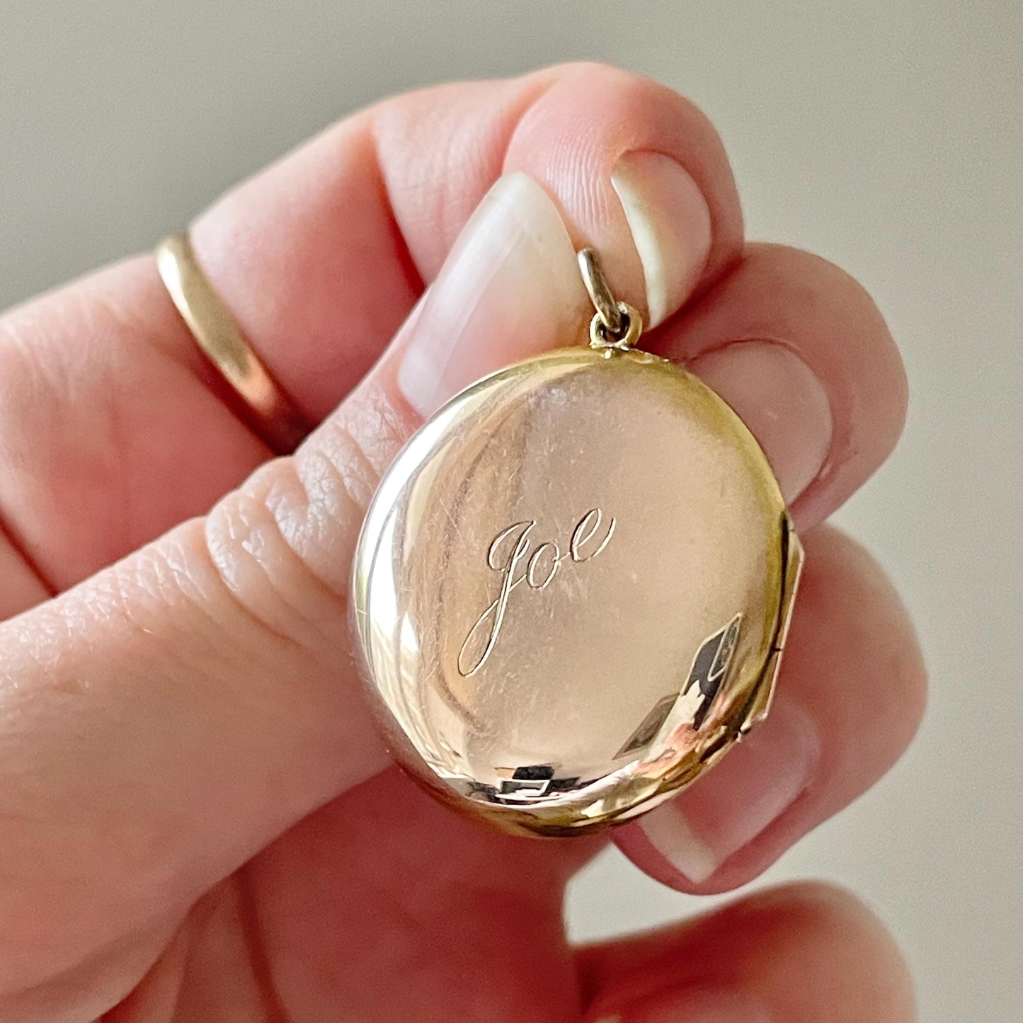Antique 'Joe' Round Locket; Circa 1900