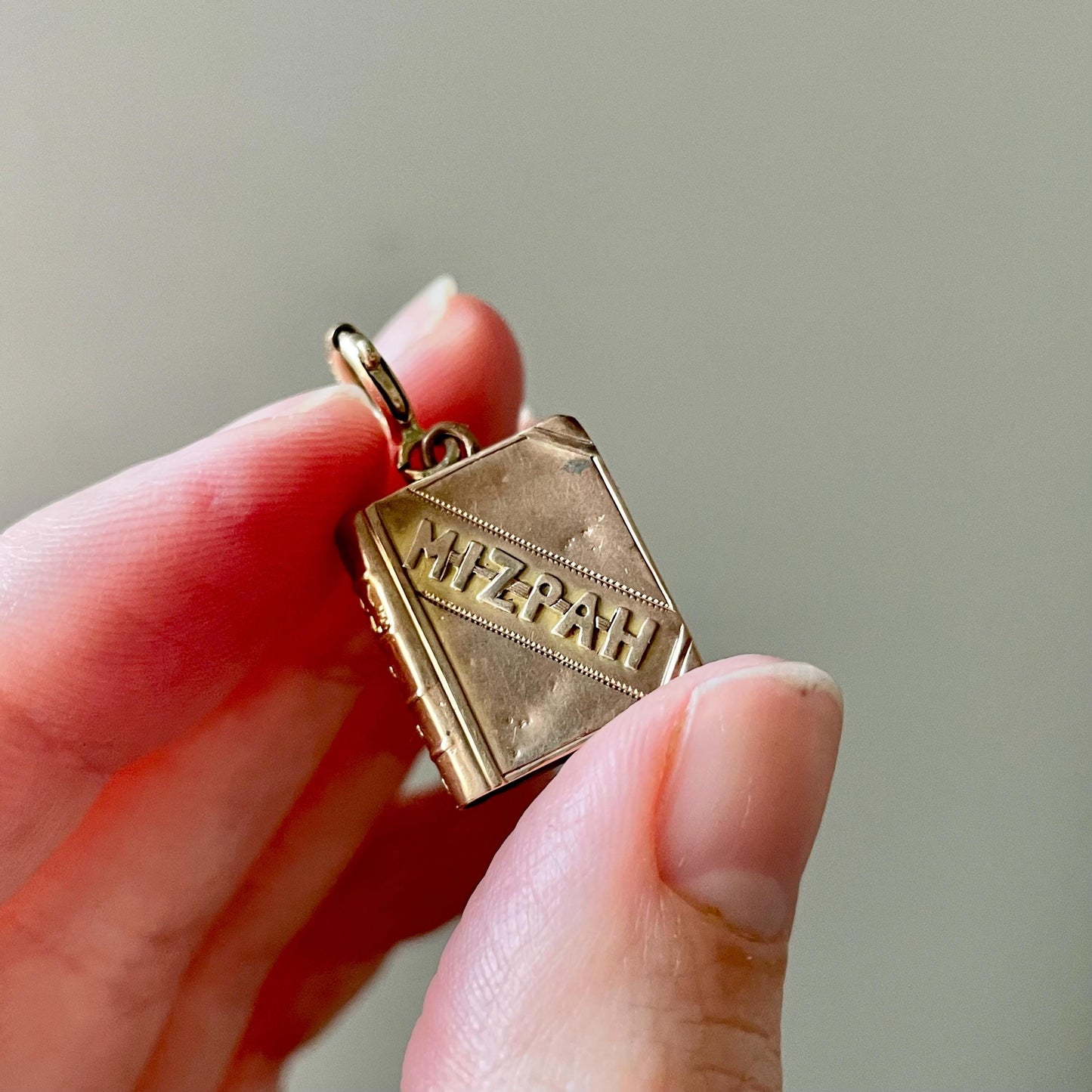 Victorian Mizpah Book Pendant in 9 Carat Gold; Circa 1890
